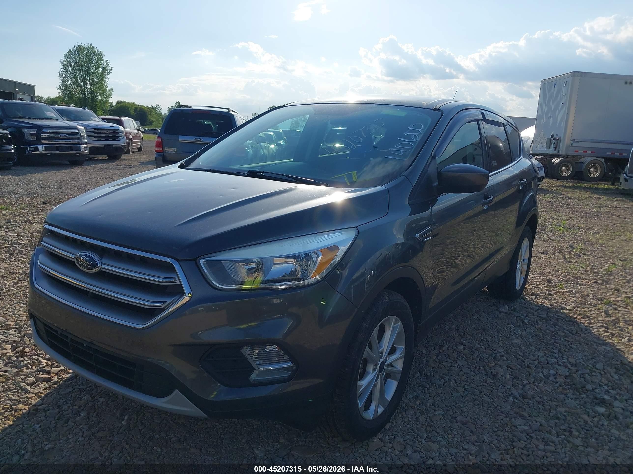2017 Ford Escape Se Черный vin: 1FMCU9GD5HUE24448