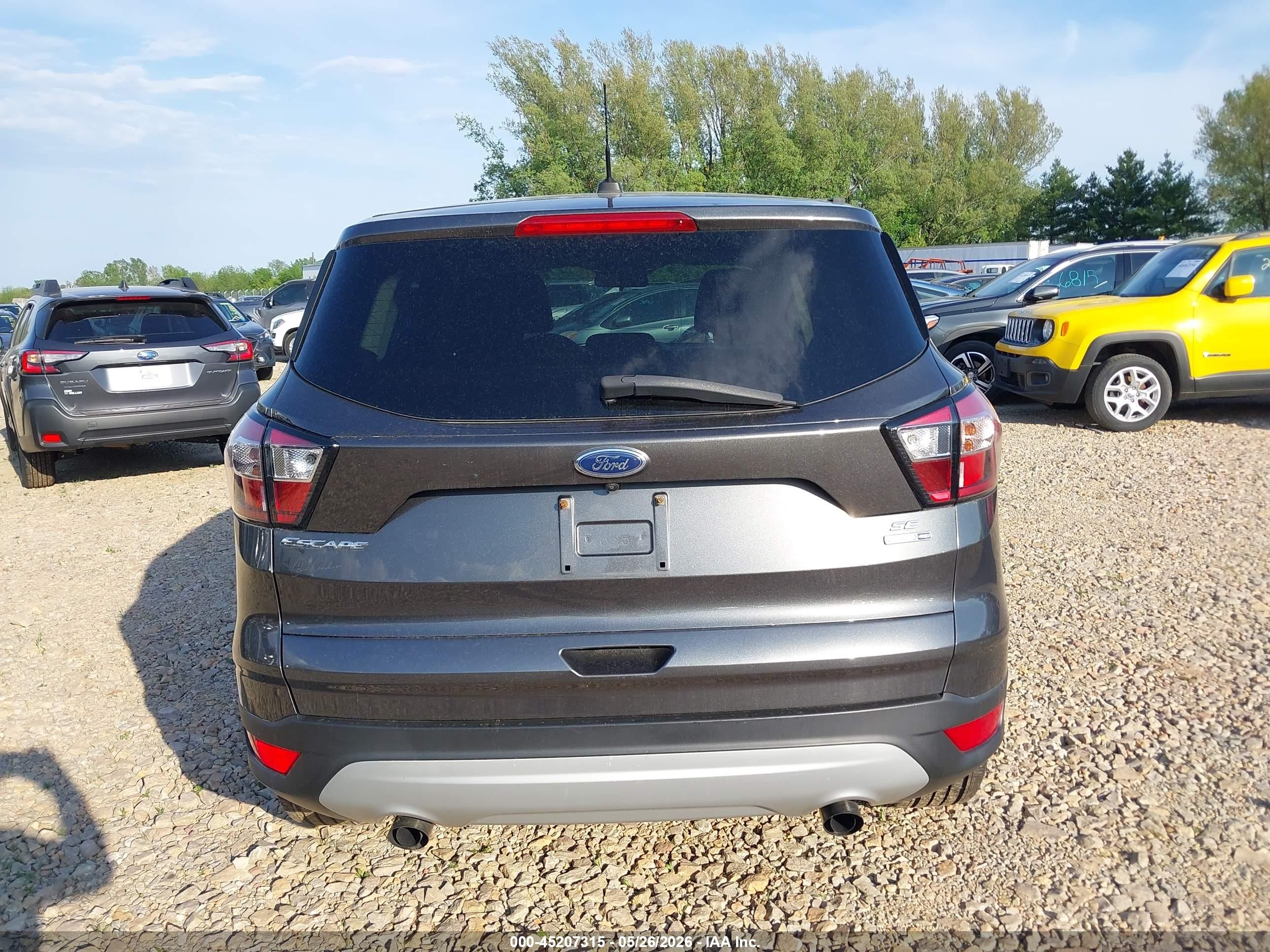 2017 Ford Escape Se Черный vin: 1FMCU9GD5HUE24448