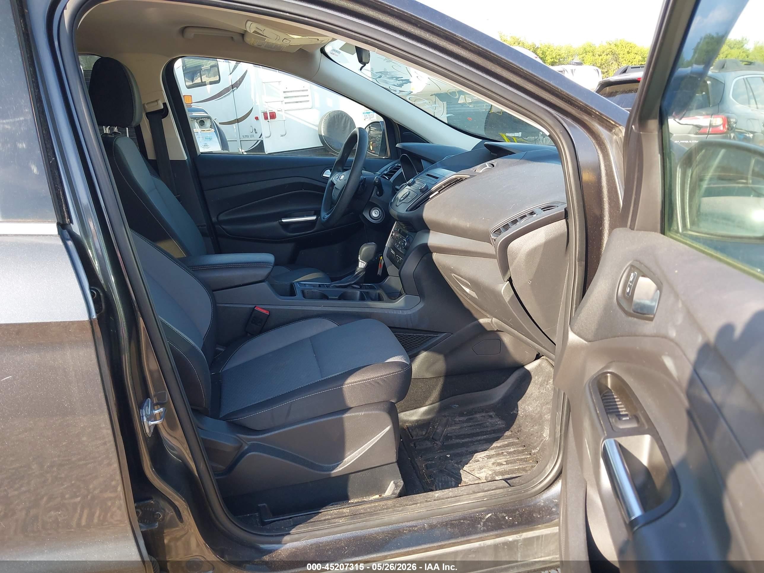 2017 Ford Escape Se Черный vin: 1FMCU9GD5HUE24448