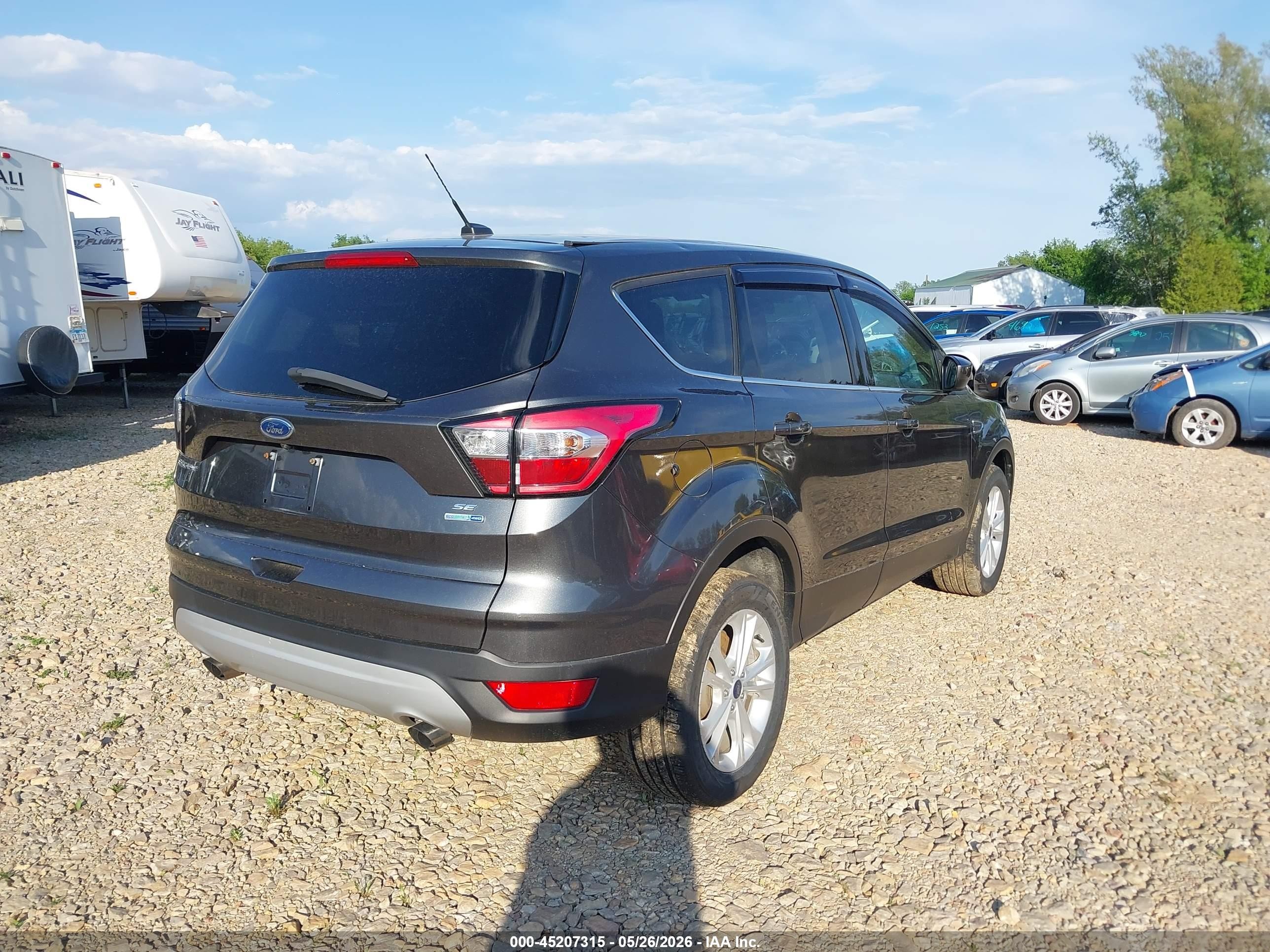 2017 Ford Escape Se Черный vin: 1FMCU9GD5HUE24448