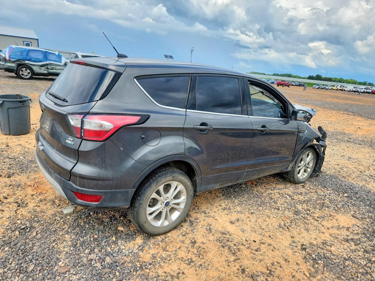 2017 Ford Escape Se Серый vin: 1FMCU9GD5HUE50242
