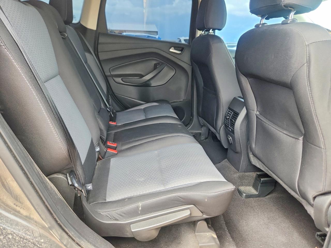 2017 Ford Escape Se Серый vin: 1FMCU9GD5HUE50242