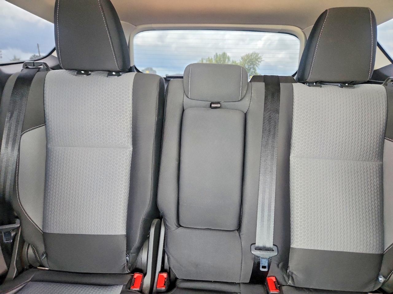 2017 Ford Escape Se Серый vin: 1FMCU9GD5HUE50242