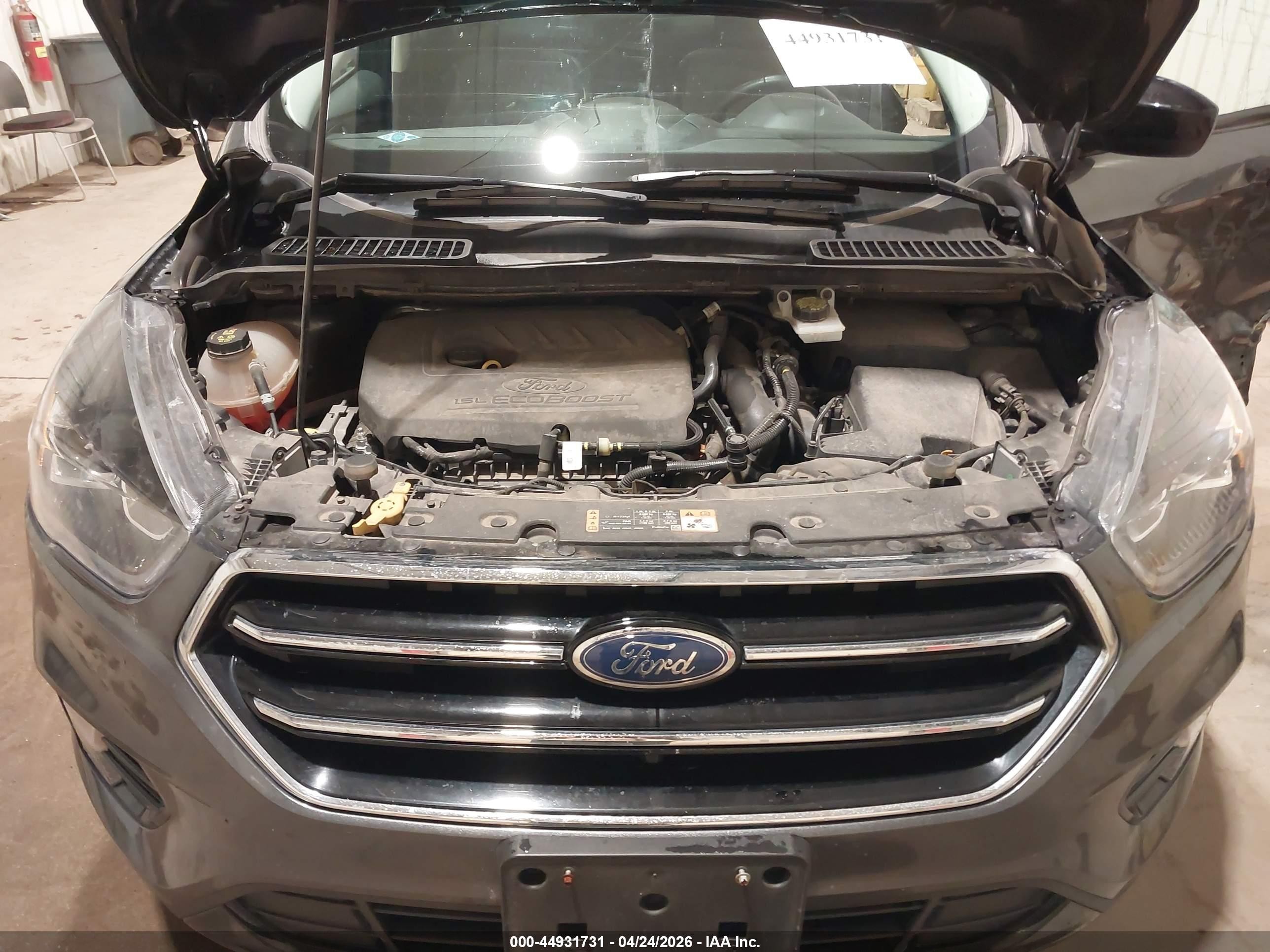 2018 Ford Escape Se Gray vin: 1FMCU9GD5JUA42331