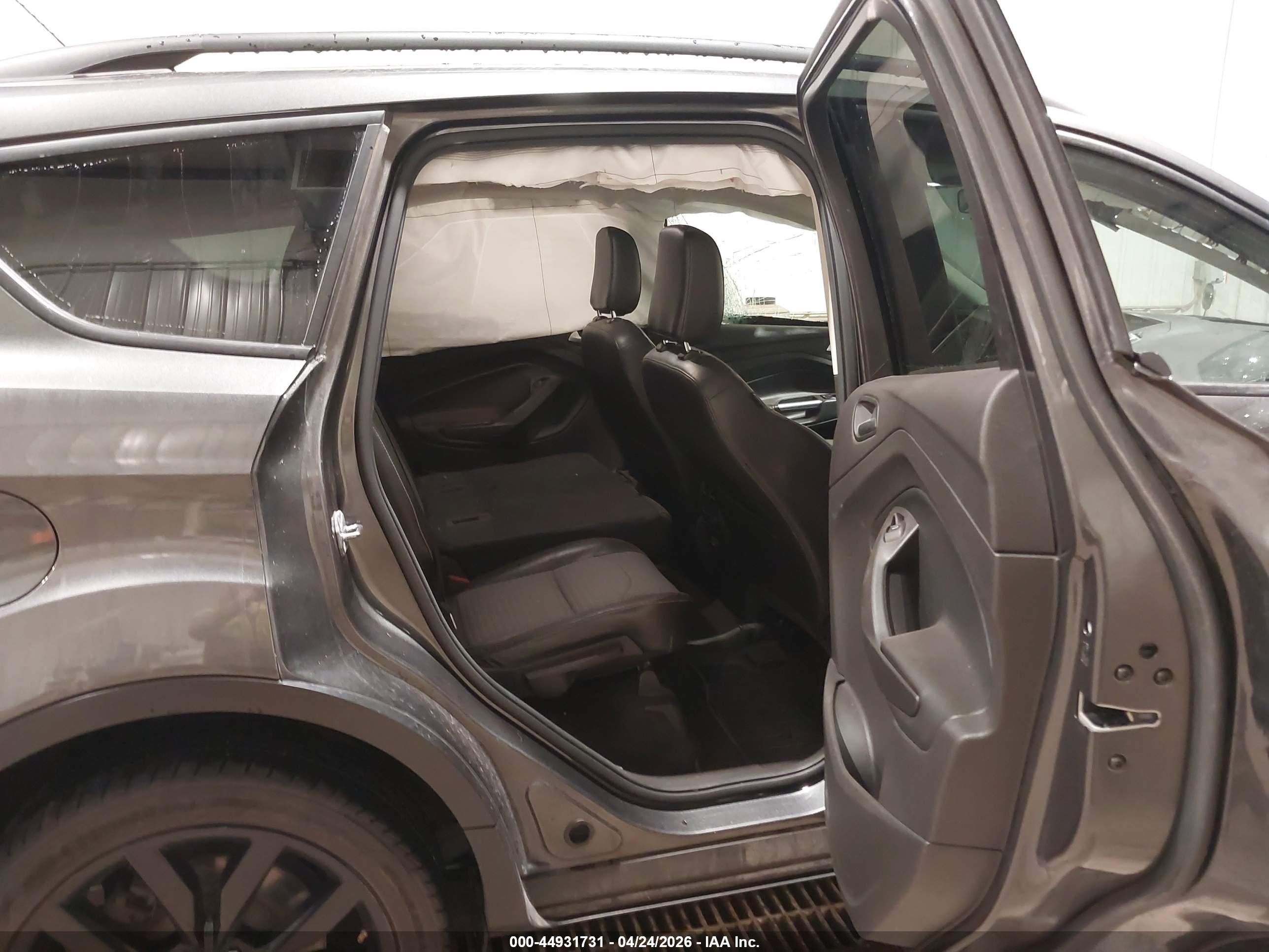 2018 Ford Escape Se Gray vin: 1FMCU9GD5JUA42331