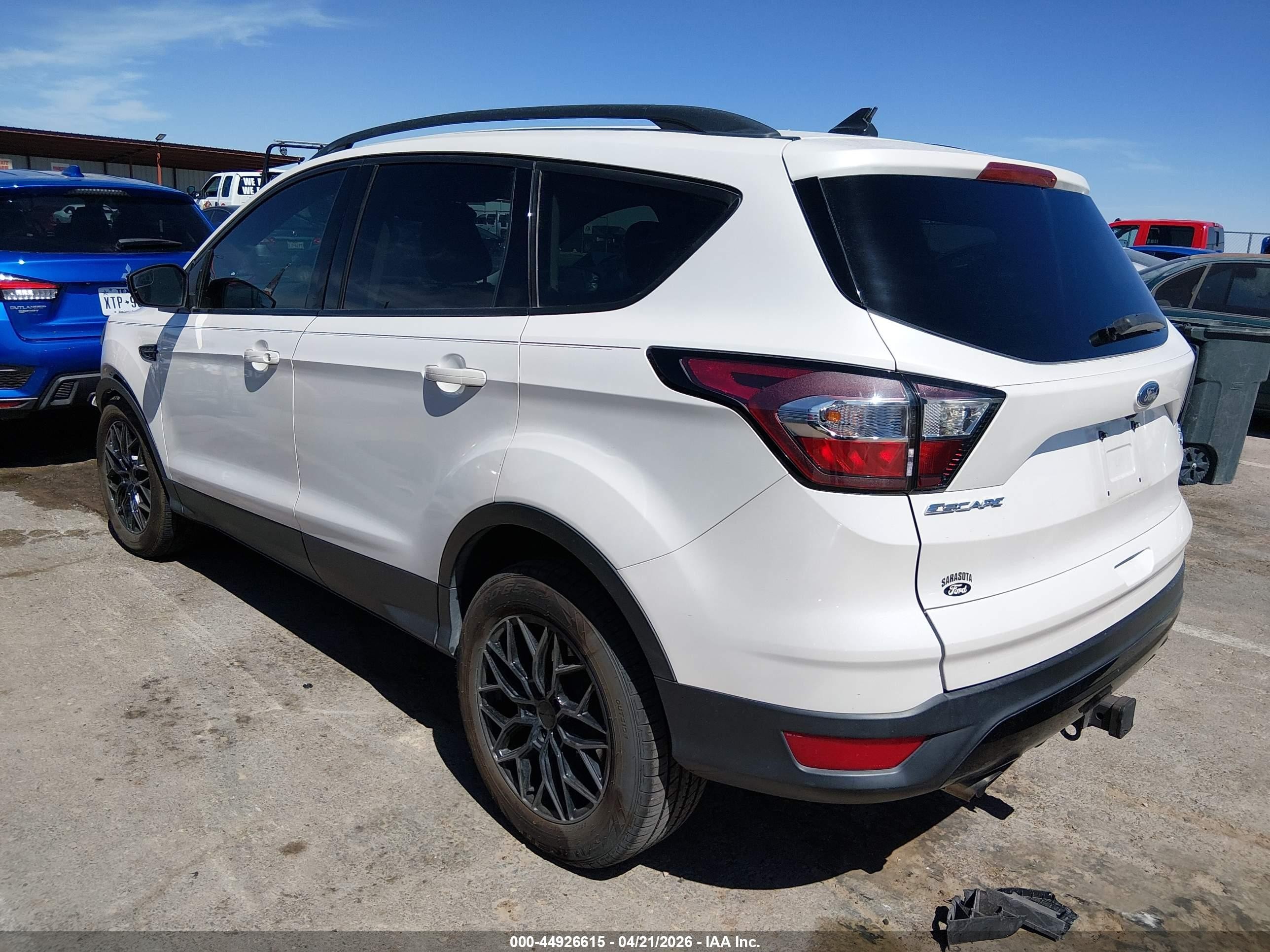 2018 Ford Escape Se White vin: 1FMCU9GD5JUA60991