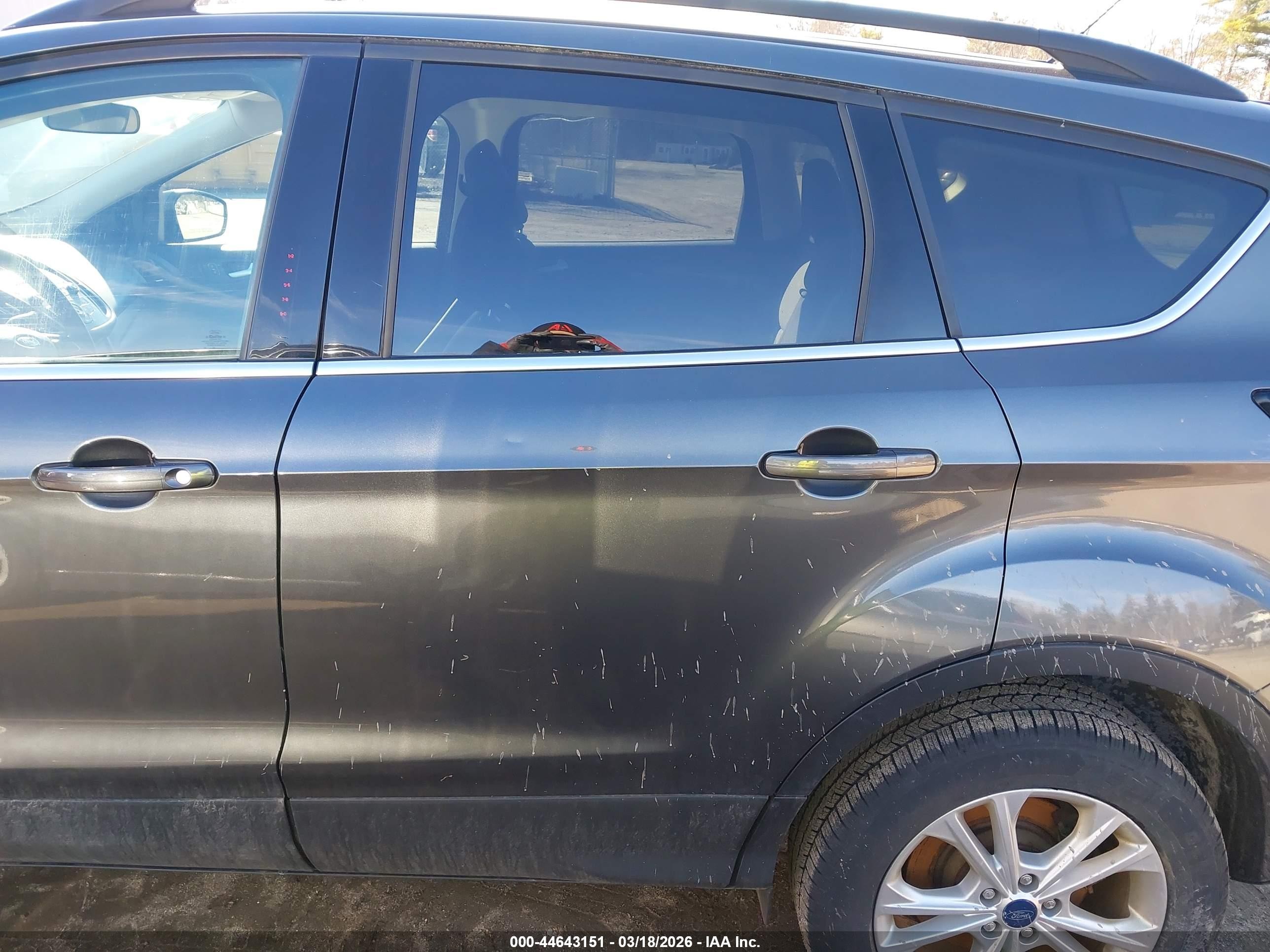 2018 Ford Escape Se Gray vin: 1FMCU9GD5JUB65613
