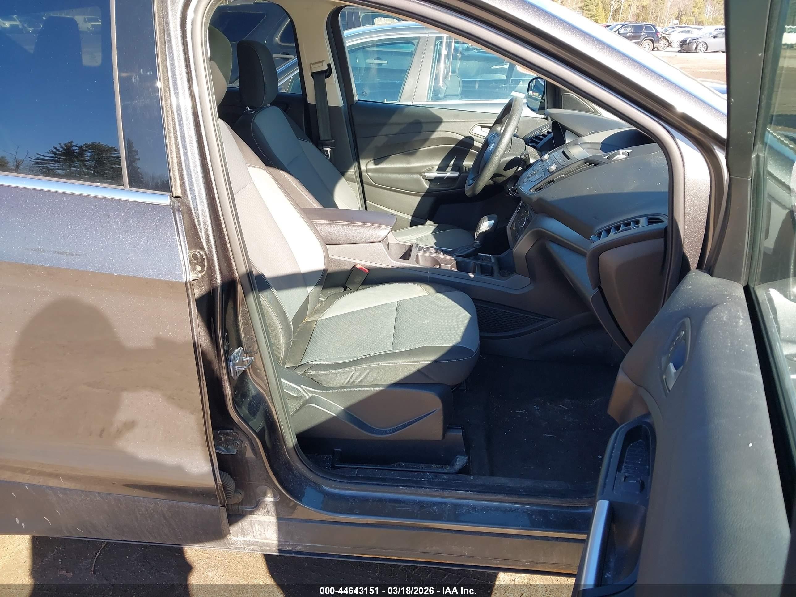 2018 Ford Escape Se Gray vin: 1FMCU9GD5JUB65613
