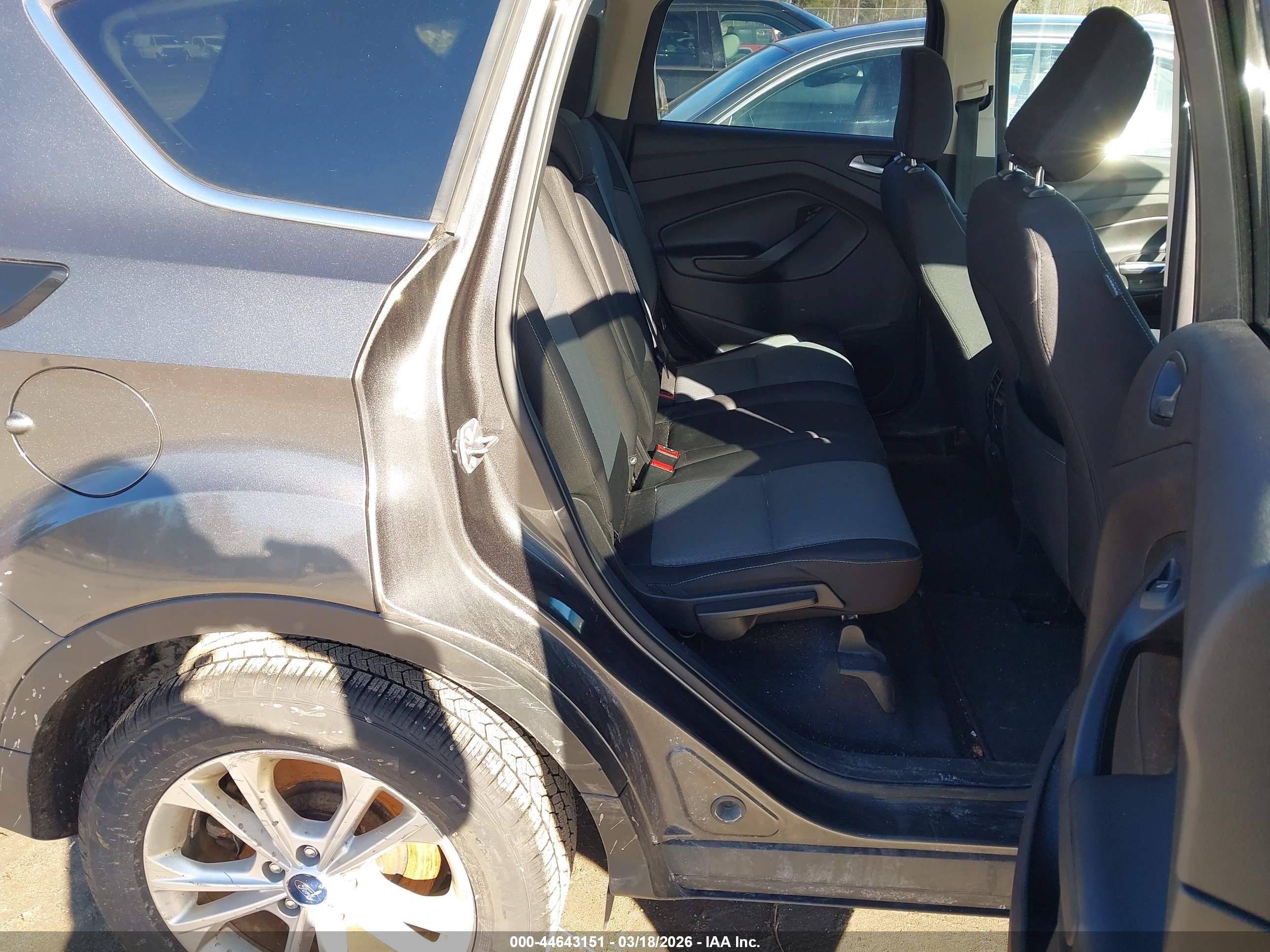 2018 Ford Escape Se Gray vin: 1FMCU9GD5JUB65613