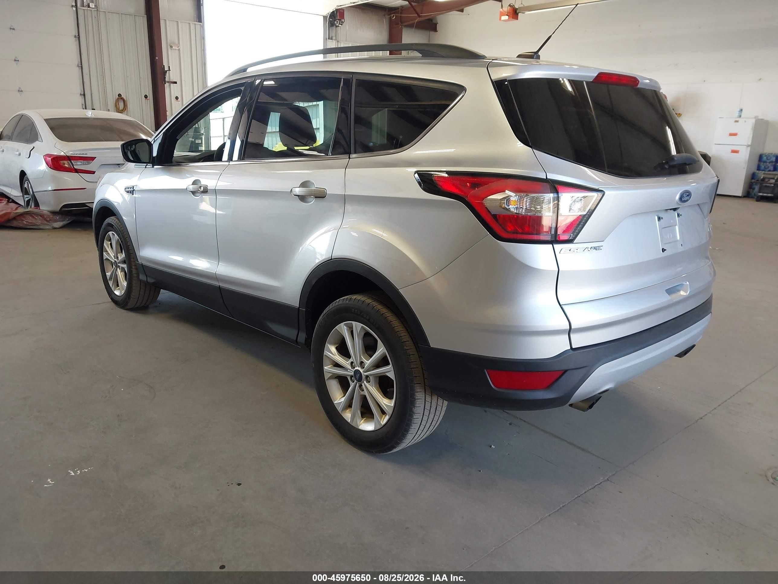 2018 Ford Escape Se Silver vin: 1FMCU9GD5JUC38804
