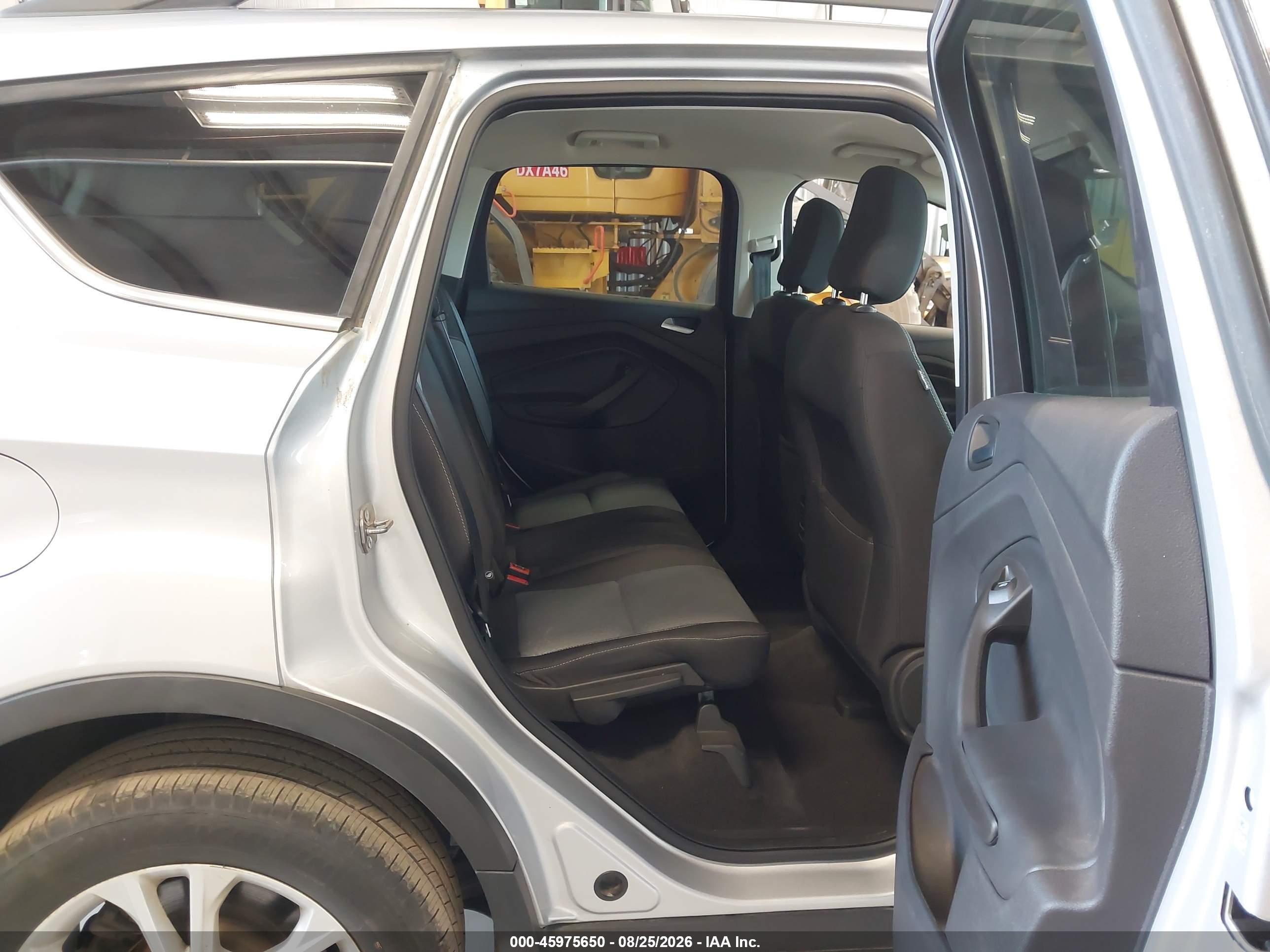 2018 Ford Escape Se Silver vin: 1FMCU9GD5JUC38804