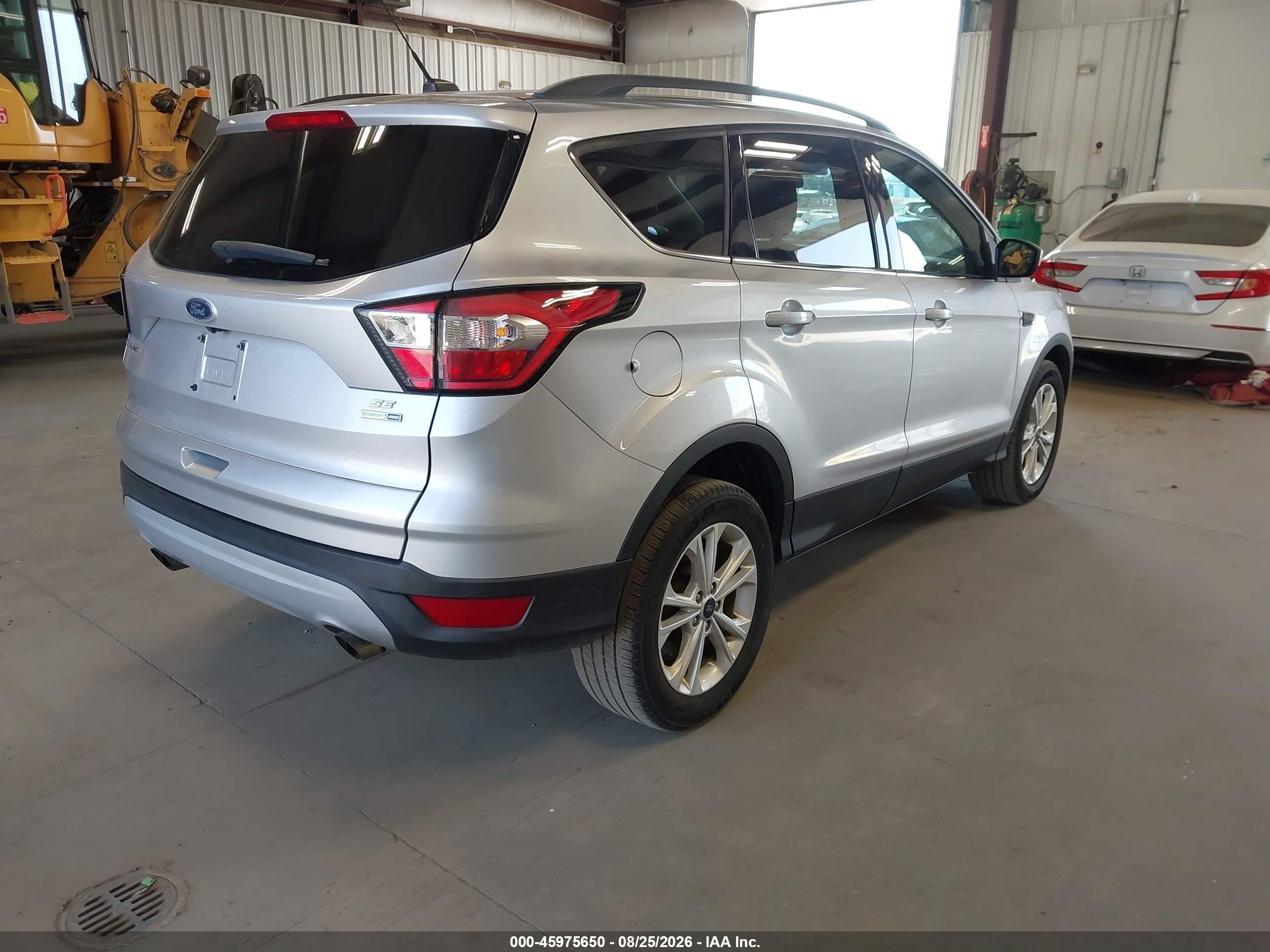 2018 Ford Escape Se Silver vin: 1FMCU9GD5JUC38804