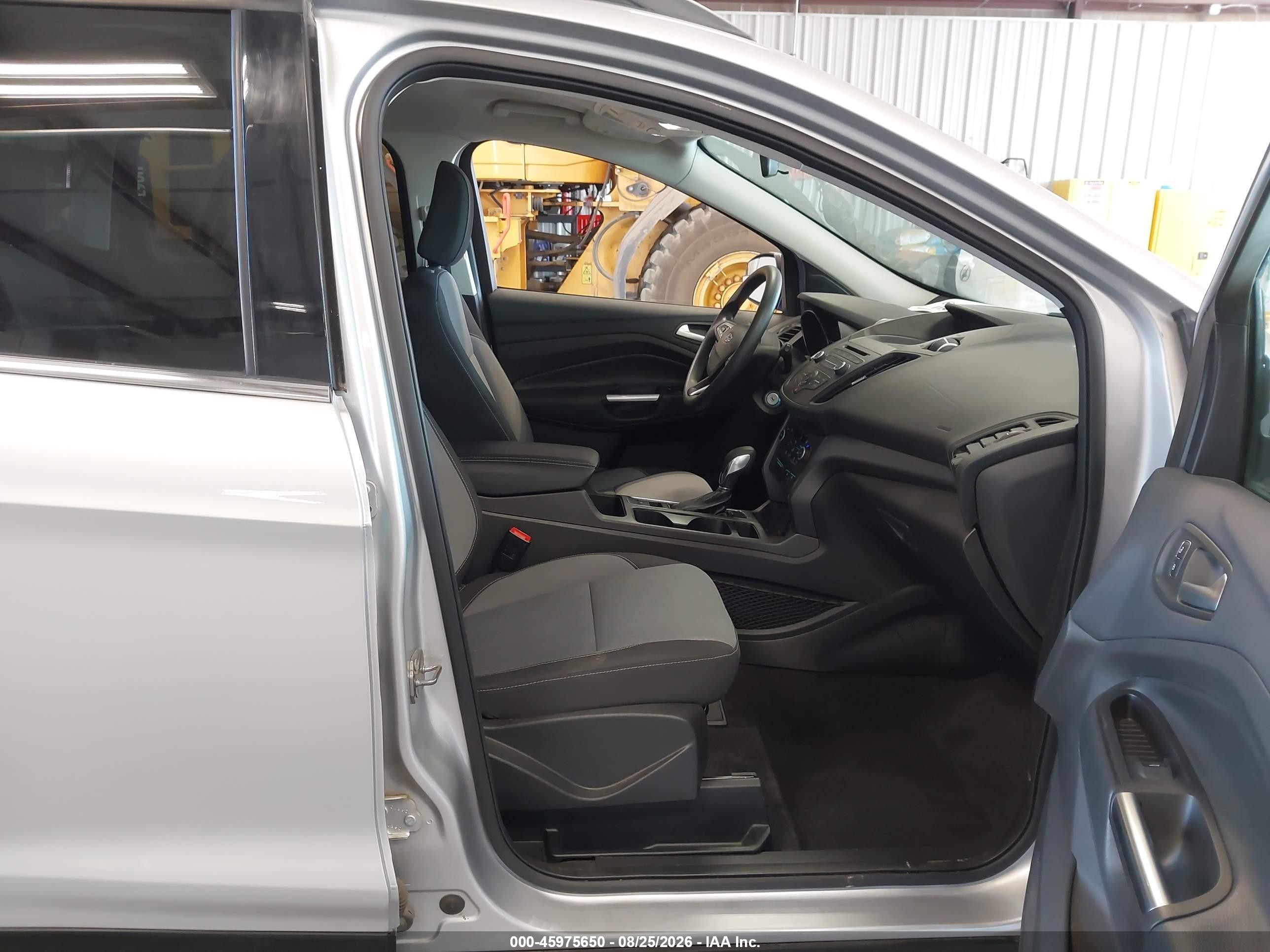 2018 Ford Escape Se Silver vin: 1FMCU9GD5JUC38804