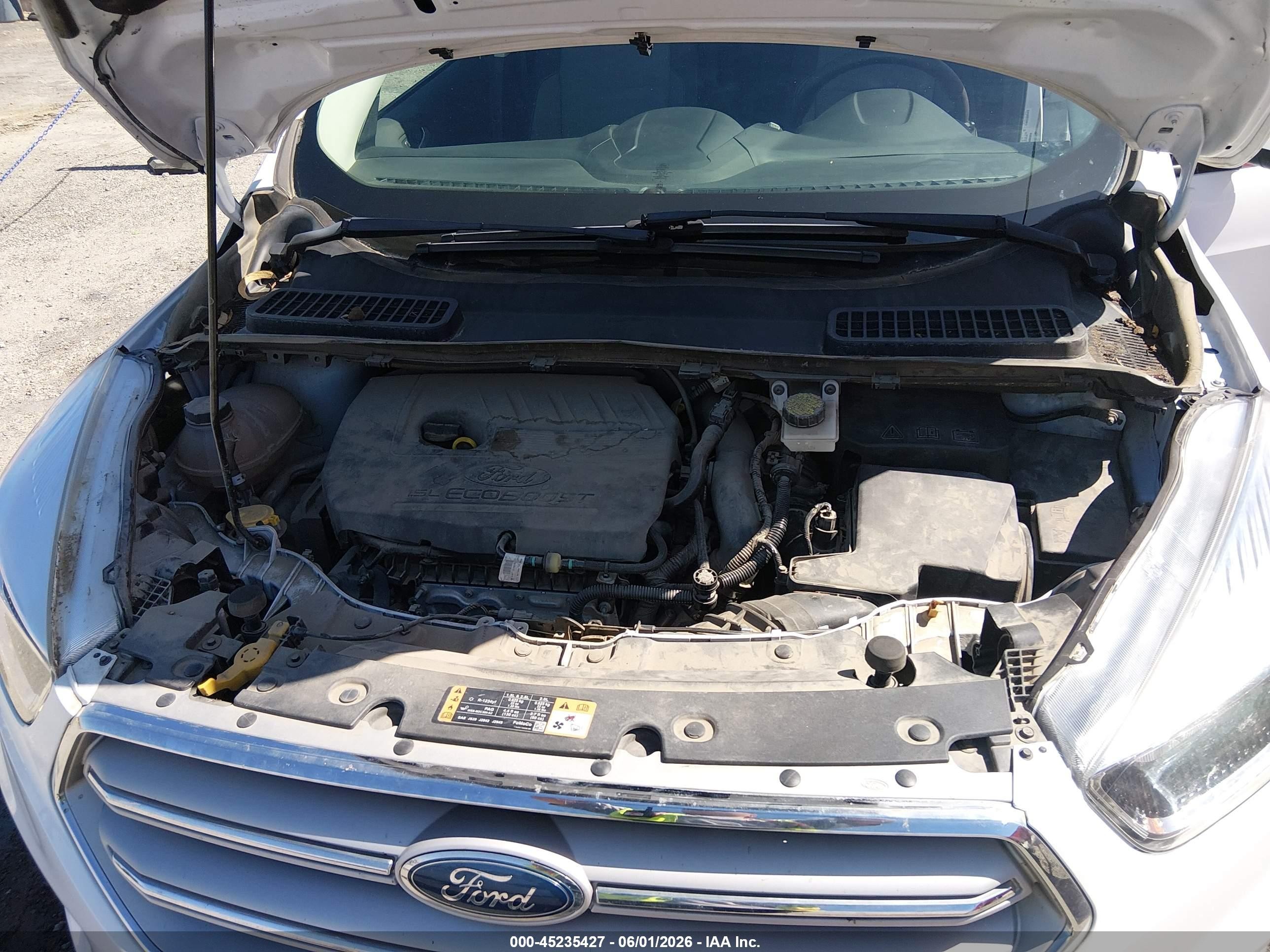 2018 Ford Escape Se Белый vin: 1FMCU9GD5JUD08575