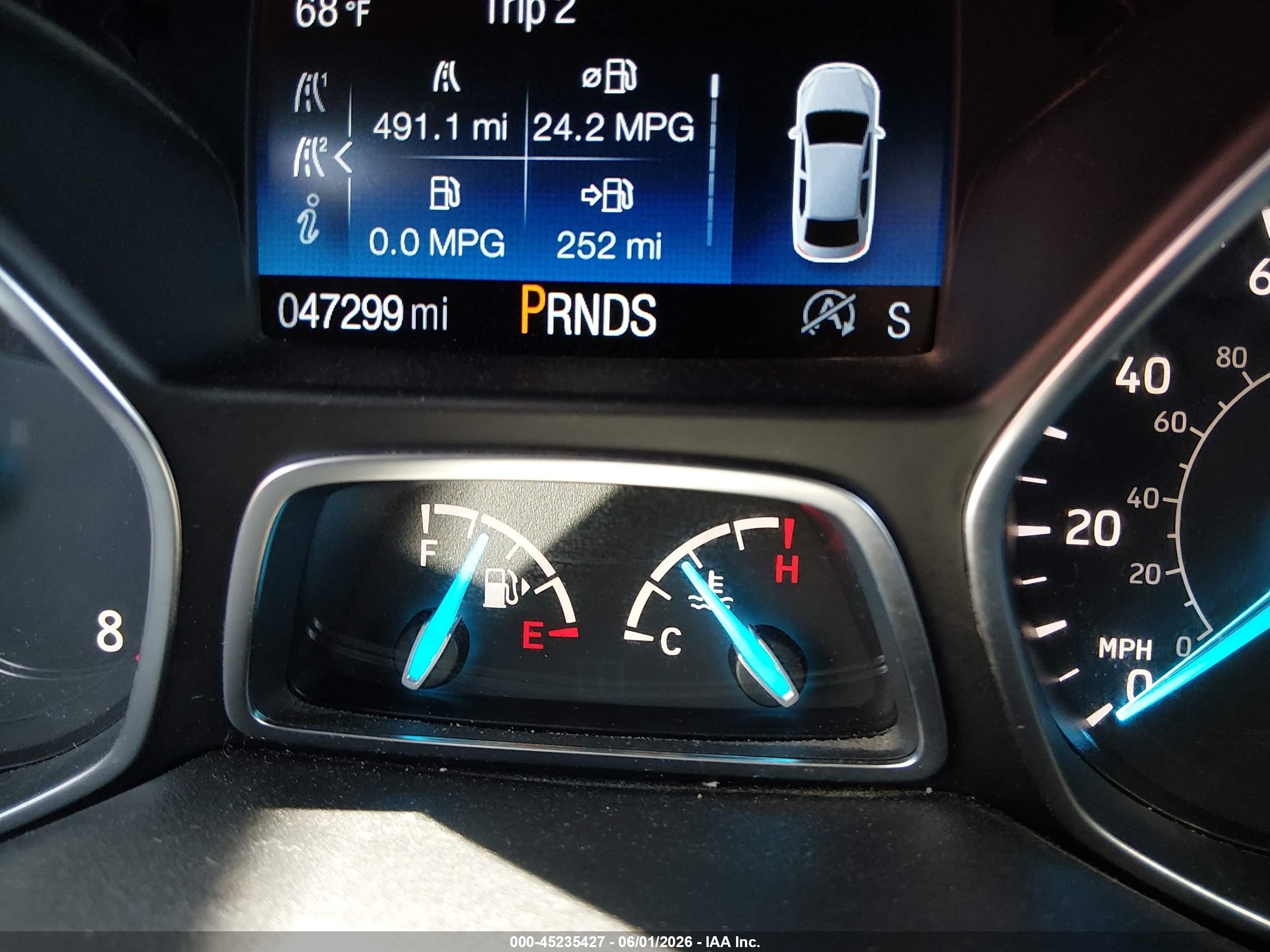 2018 Ford Escape Se Белый vin: 1FMCU9GD5JUD08575