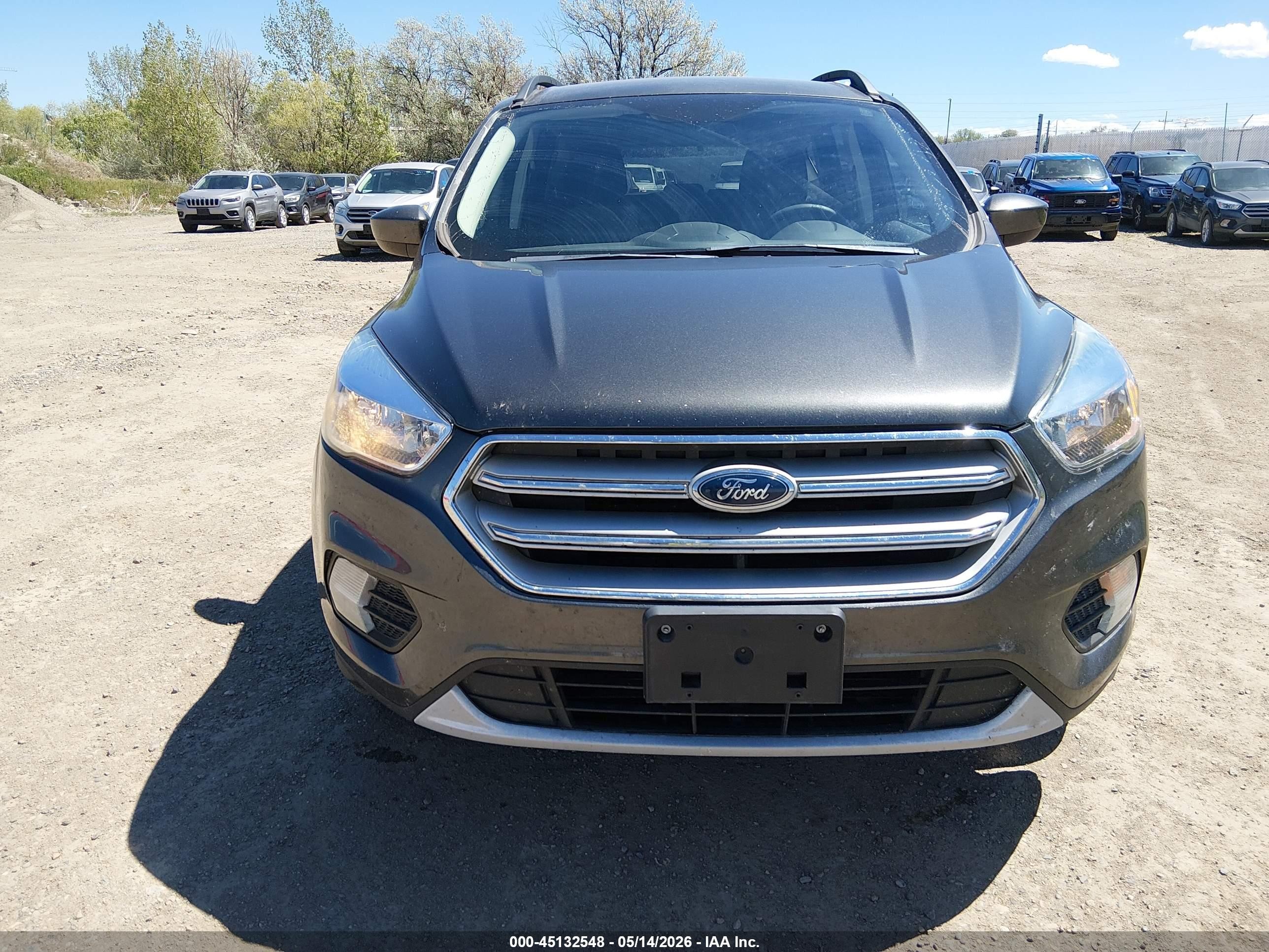 2018 Ford Escape Se Gray vin: 1FMCU9GD5JUD31063
