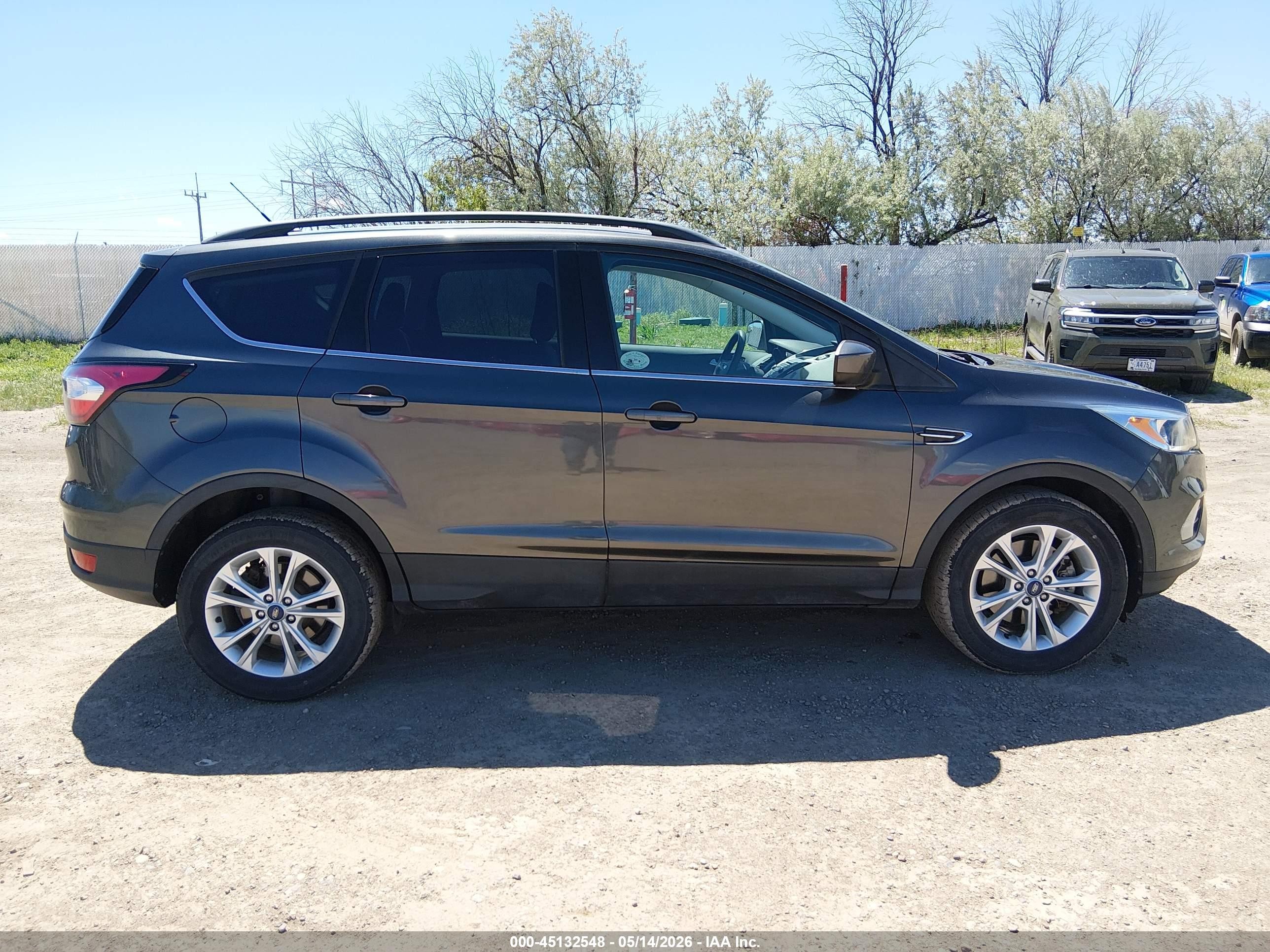 2018 Ford Escape Se Gray vin: 1FMCU9GD5JUD31063