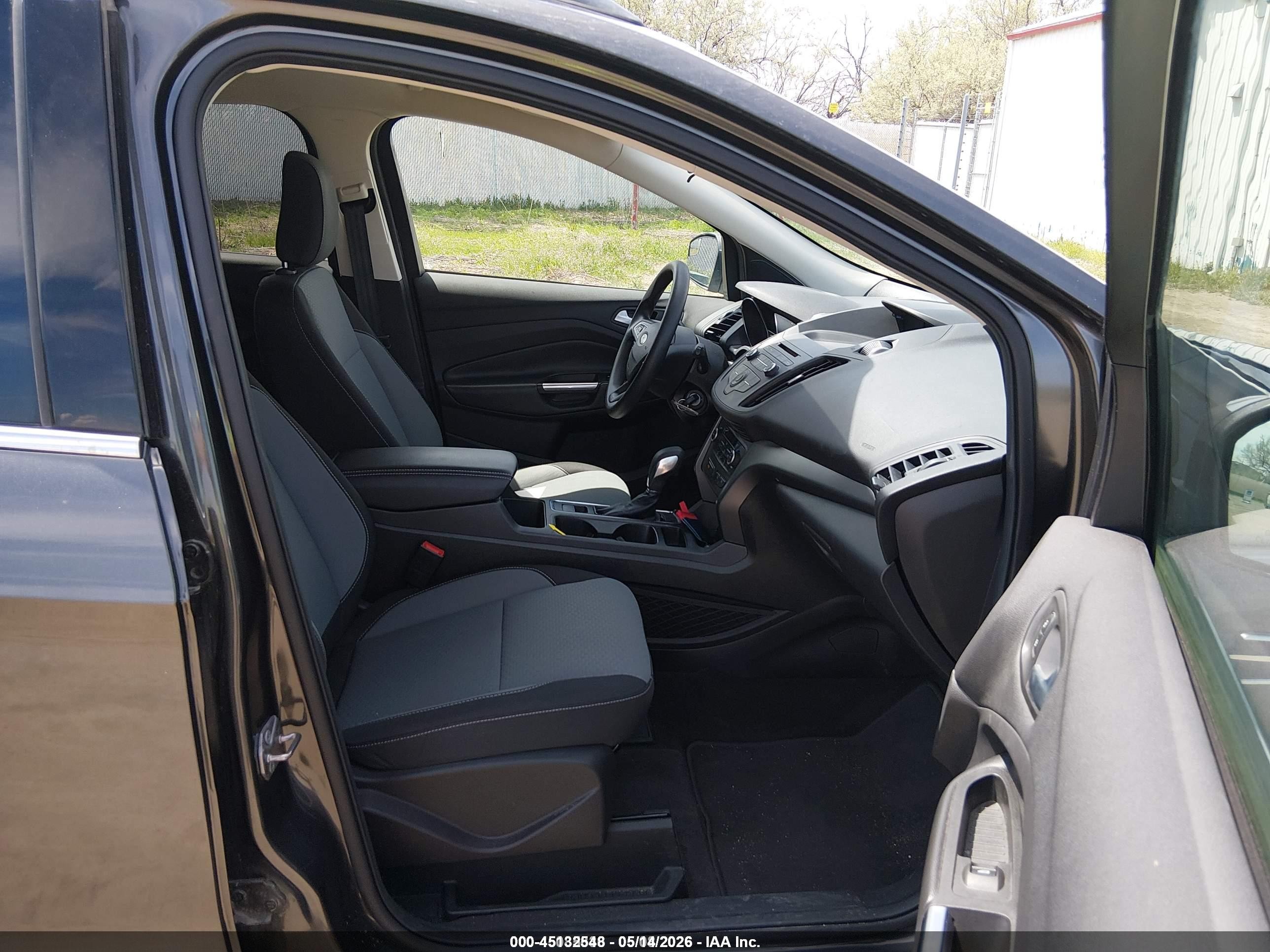 2018 Ford Escape Se Gray vin: 1FMCU9GD5JUD31063