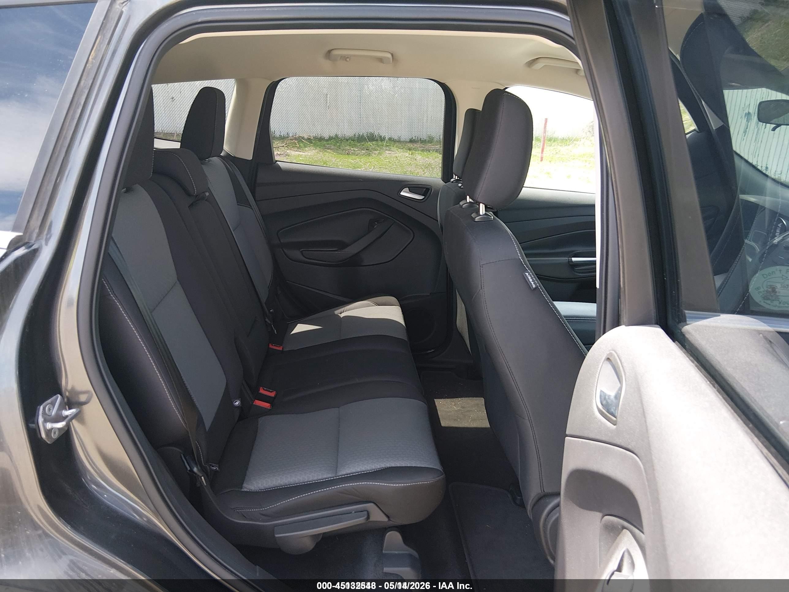 2018 Ford Escape Se Gray vin: 1FMCU9GD5JUD31063