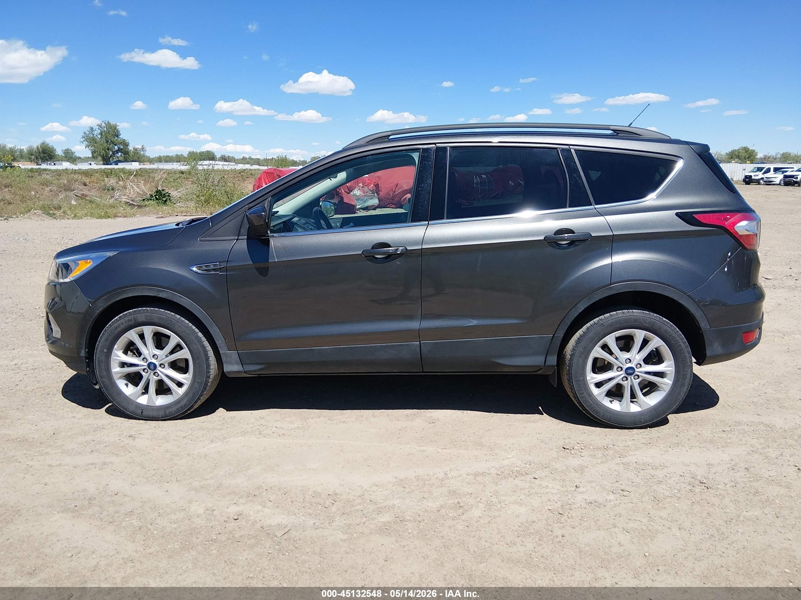 2018 Ford Escape Se Gray vin: 1FMCU9GD5JUD31063