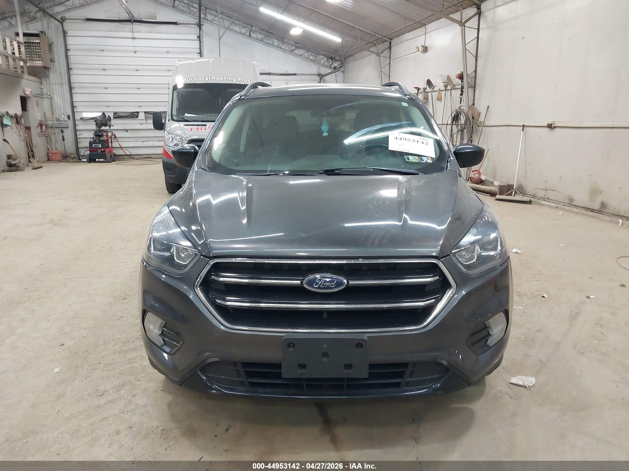 2019 Ford Escape Se Gray vin: 1FMCU9GD5KUA06754