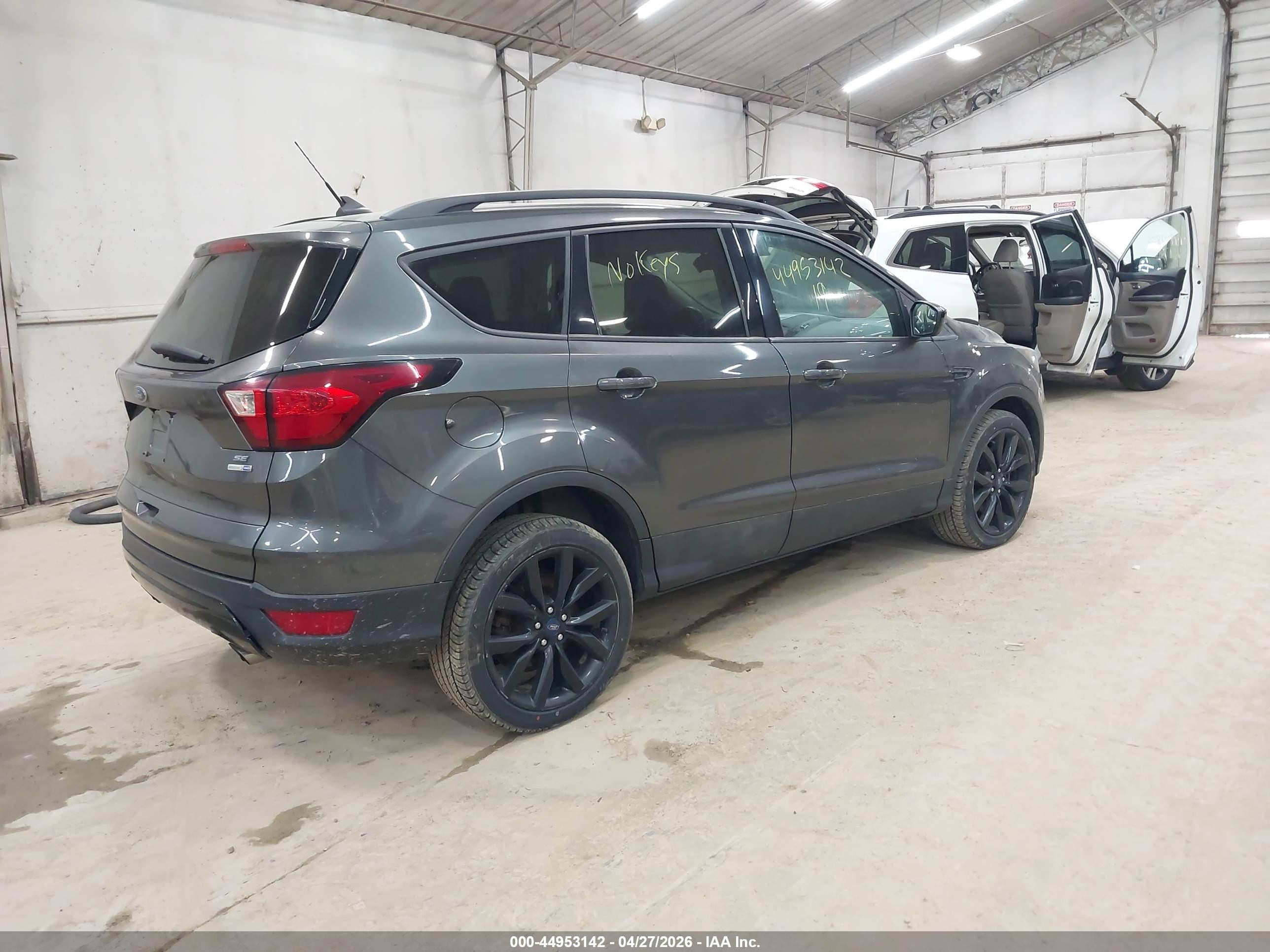 2019 Ford Escape Se Gray vin: 1FMCU9GD5KUA06754