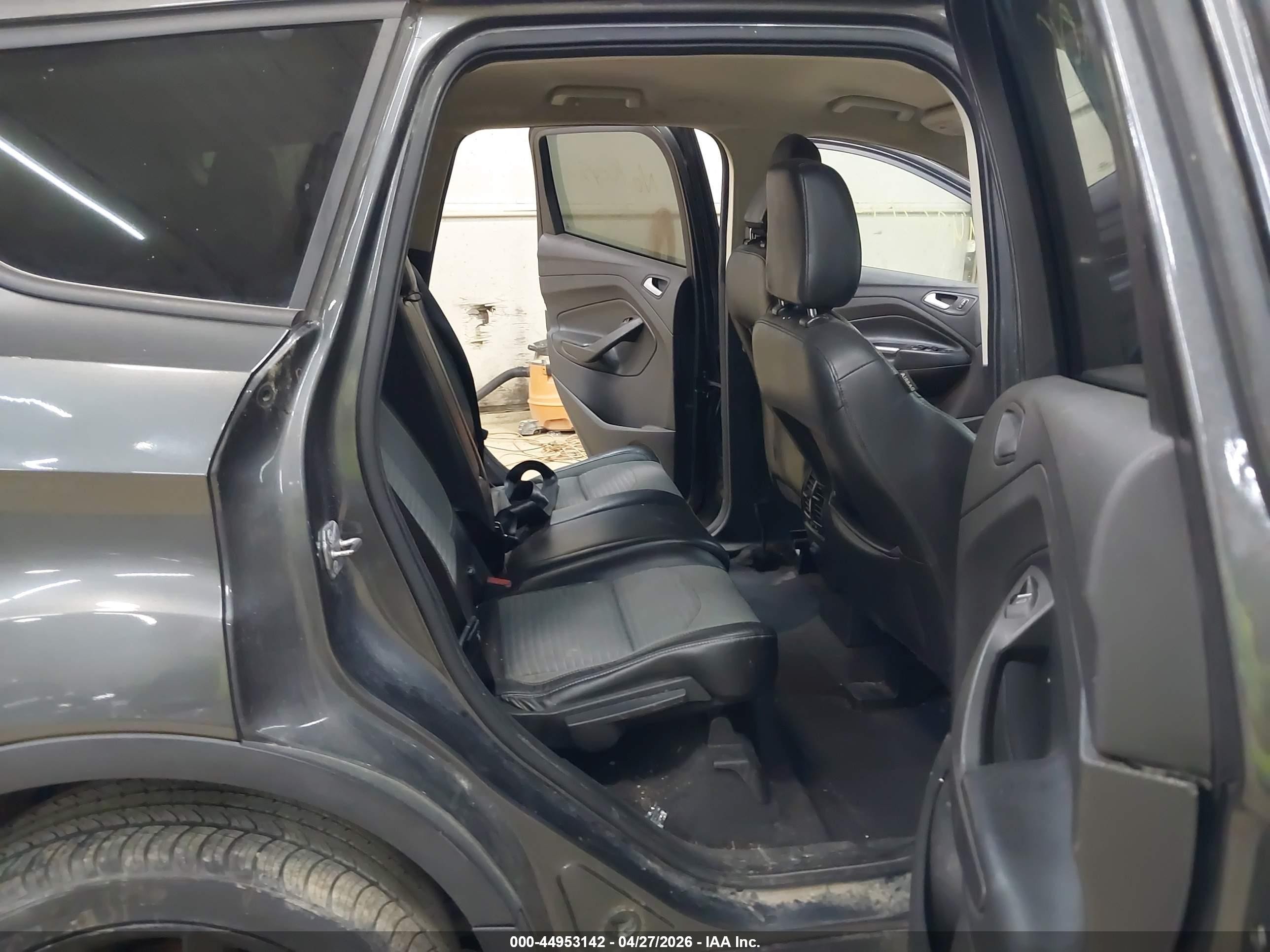 2019 Ford Escape Se Gray vin: 1FMCU9GD5KUA06754