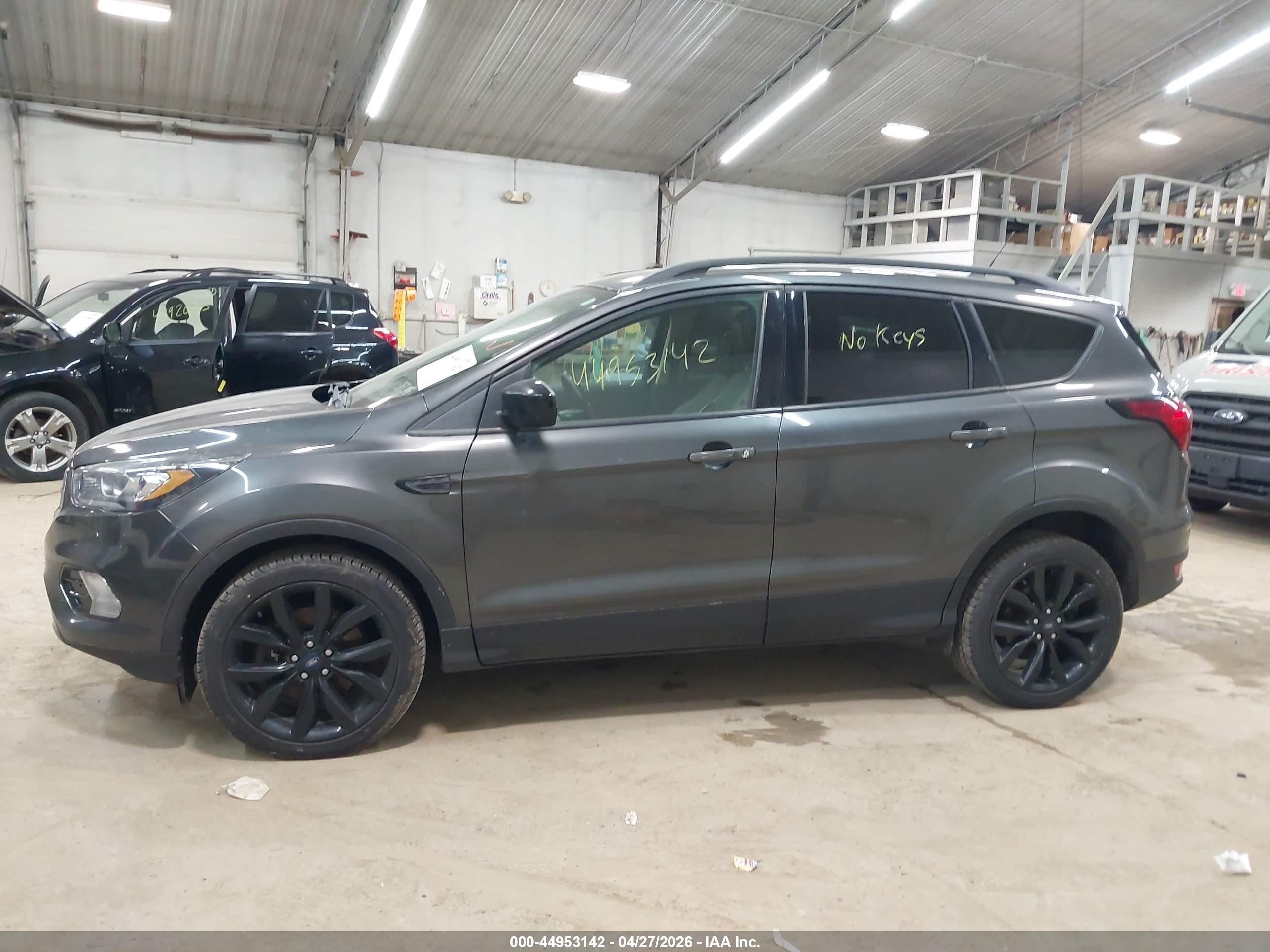 2019 Ford Escape Se Gray vin: 1FMCU9GD5KUA06754