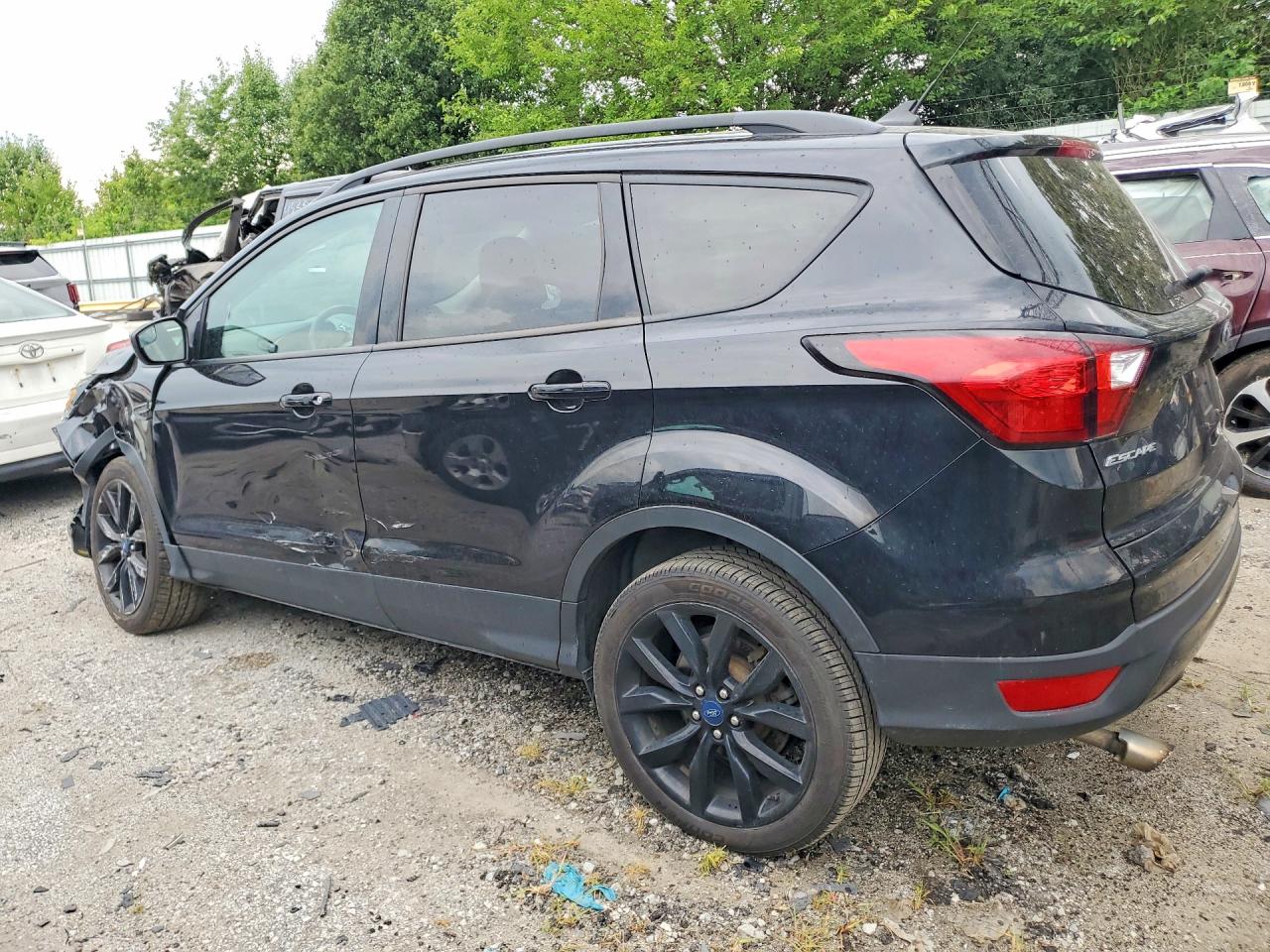 2019 Ford Escape Se Black vin: 1FMCU9GD5KUB09883