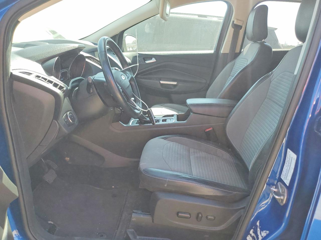 2019 Ford Escape Se Синий vin: 1FMCU9GD5KUB29082
