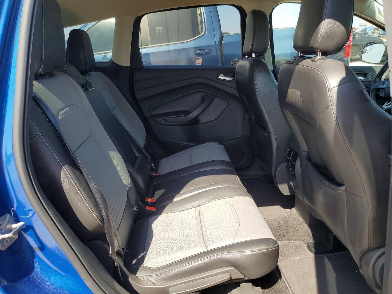 2019 Ford Escape Se Синий vin: 1FMCU9GD5KUB29082