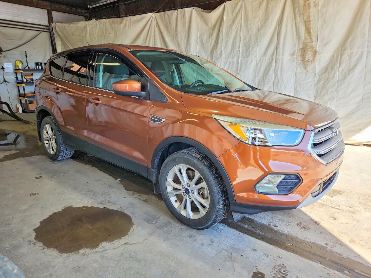 2017 Ford Escape Se Orange vin: 1FMCU9GD6HUA03337
