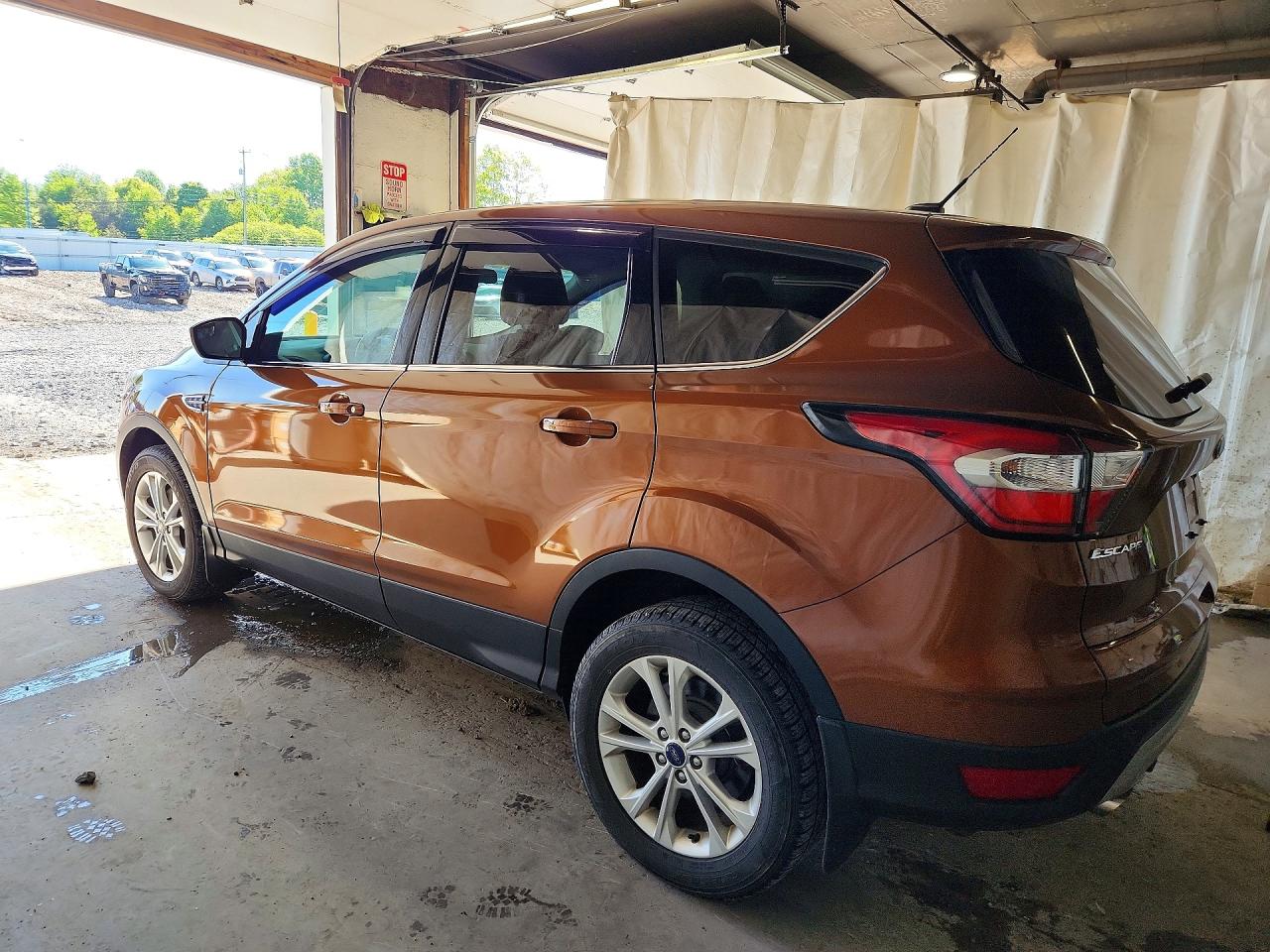 2017 Ford Escape Se Orange vin: 1FMCU9GD6HUA03337