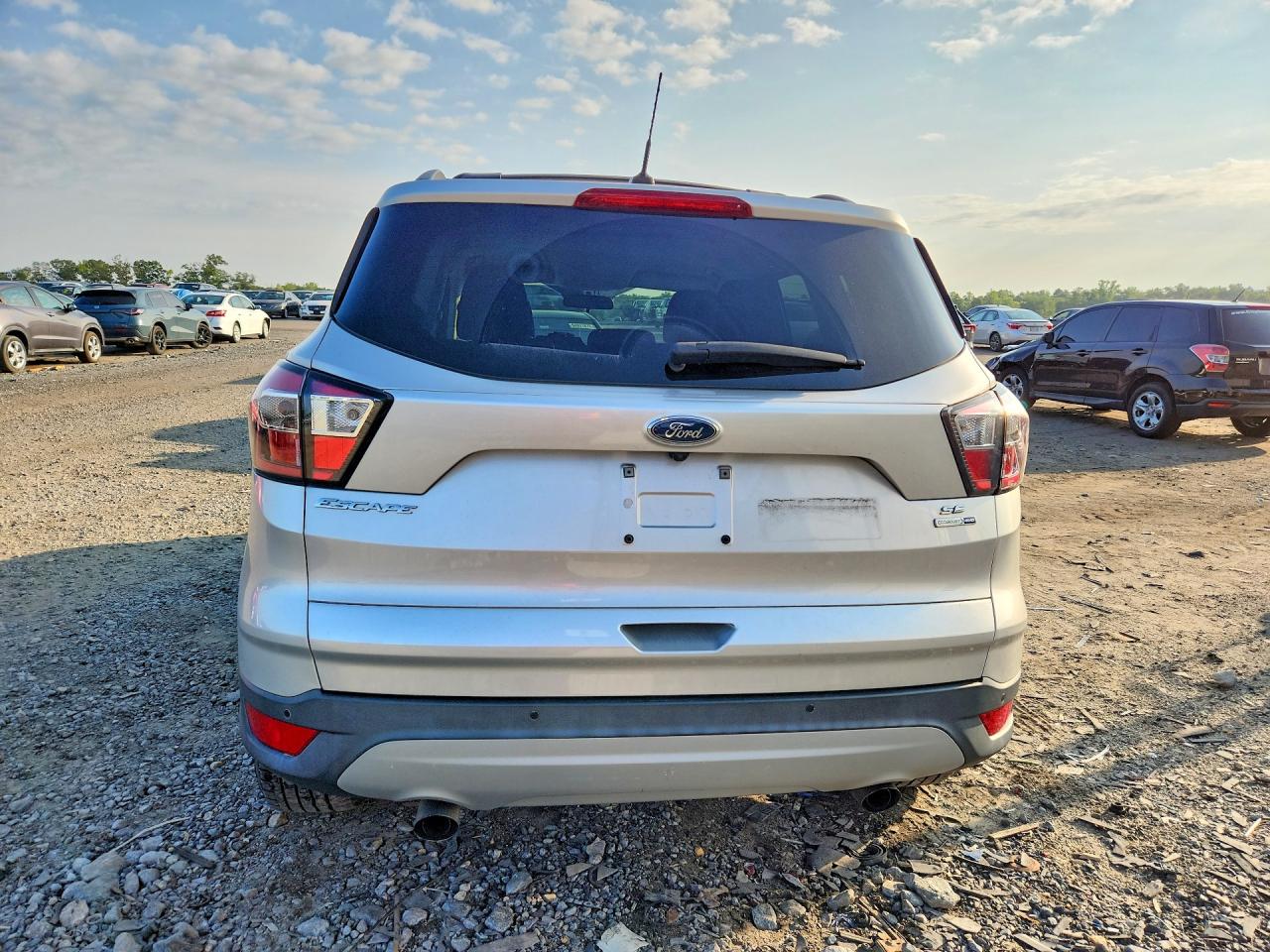 2017 Ford Escape Se Silver vin: 1FMCU9GD6HUA78393