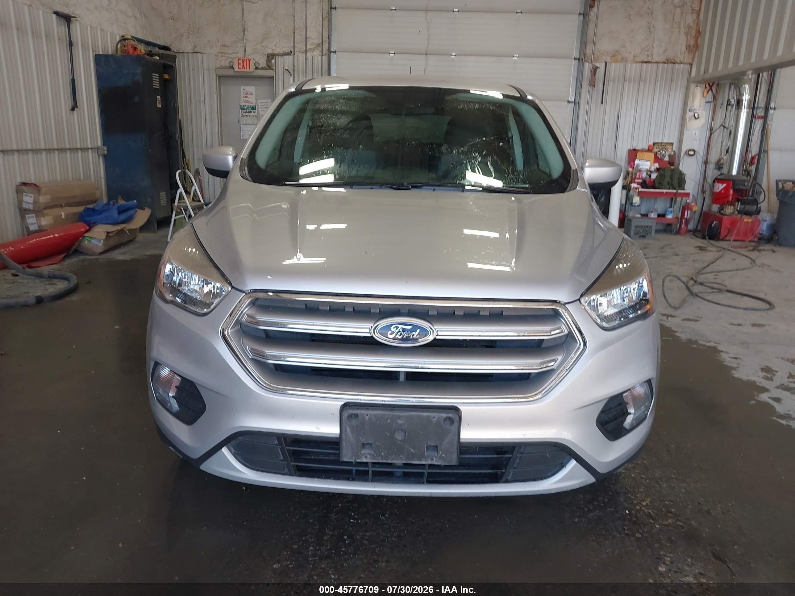 2017 Ford Escape Se Серебряный vin: 1FMCU9GD6HUE50413