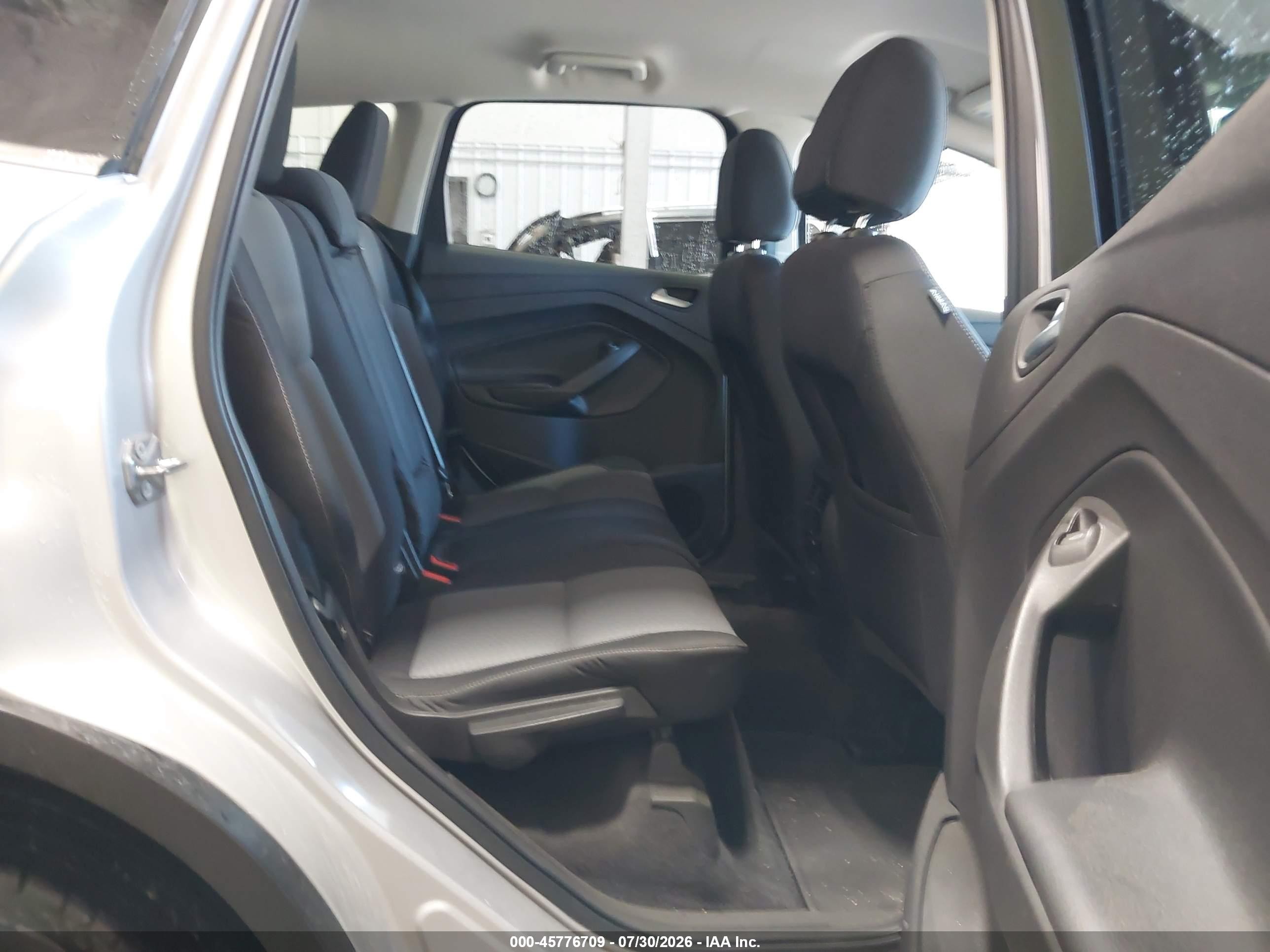 2017 Ford Escape Se Серебряный vin: 1FMCU9GD6HUE50413