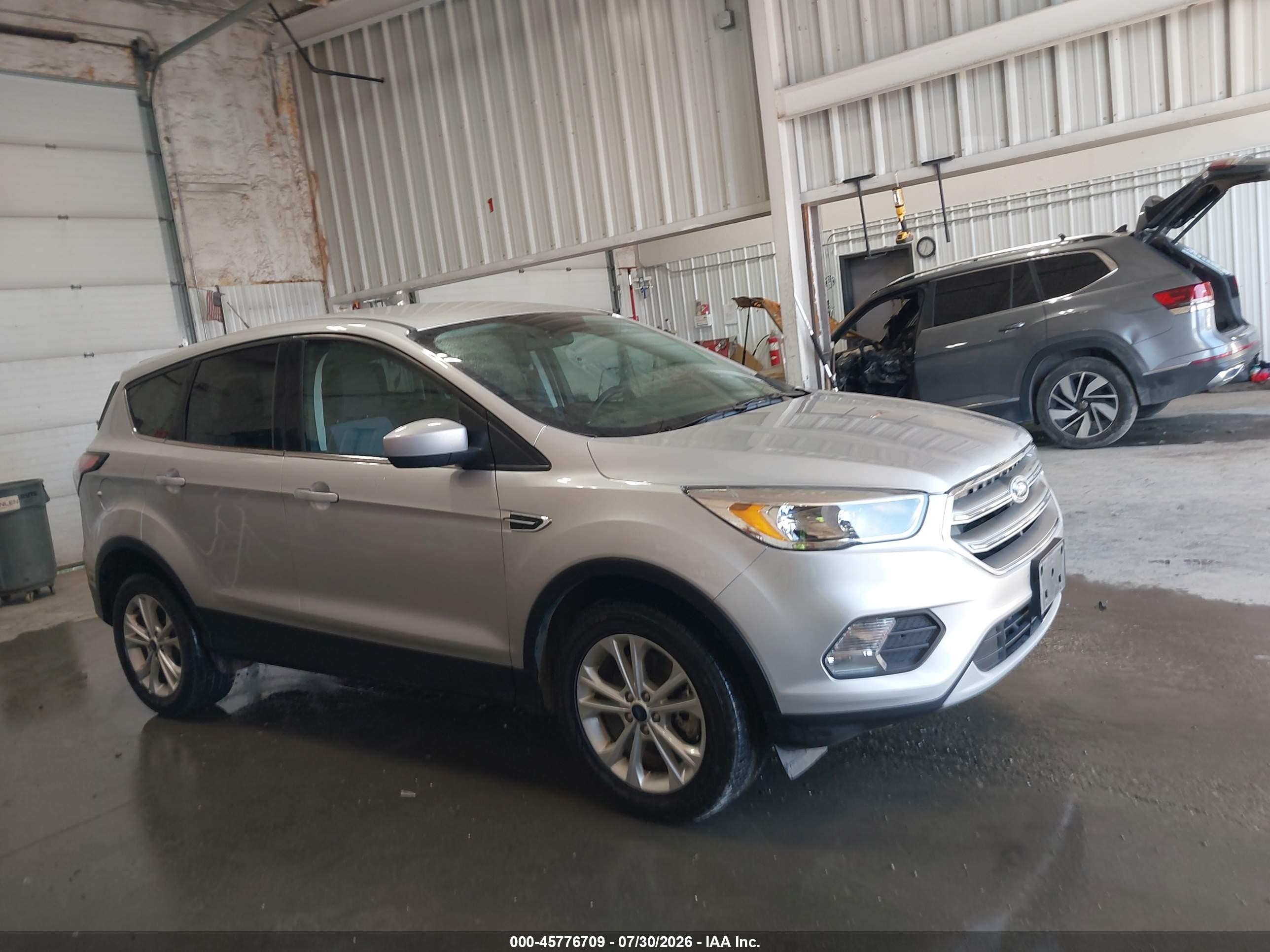 2017 Ford Escape Se Silver vin: 1FMCU9GD6HUE50413
