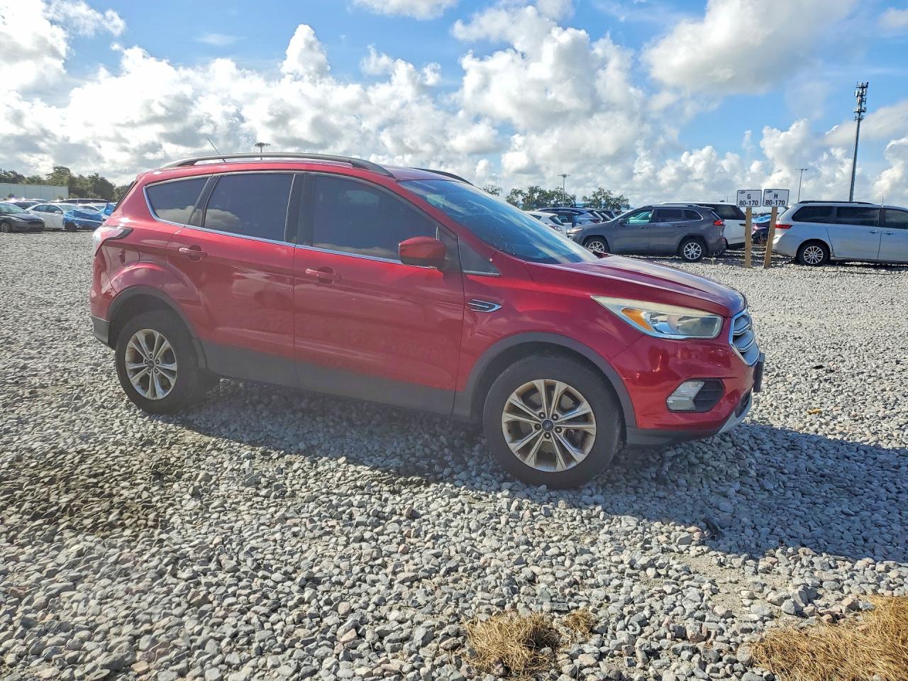 2018 Ford Escape Se Red vin: 1FMCU9GD7JUB68500
