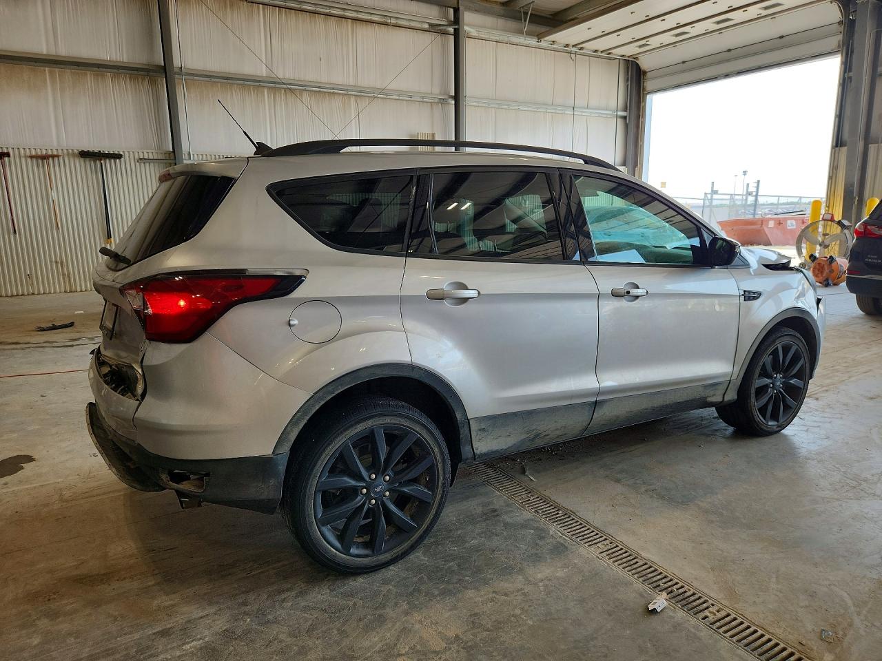 2019 Ford Escape Se Silver vin: 1FMCU9GD7KUA43322