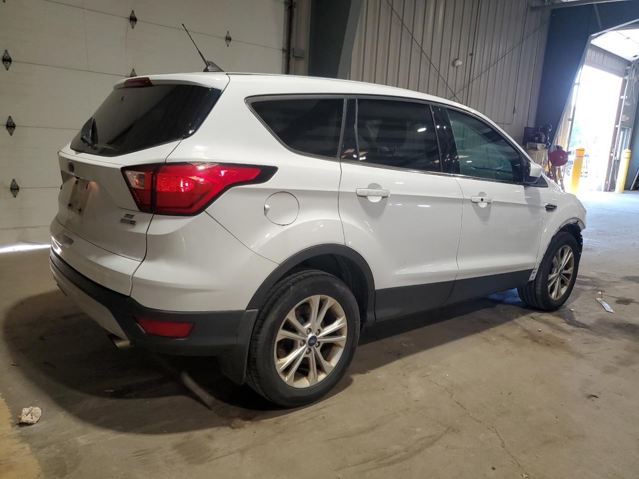 2019 Ford Escape Se White vin: 1FMCU9GD7KUC06762