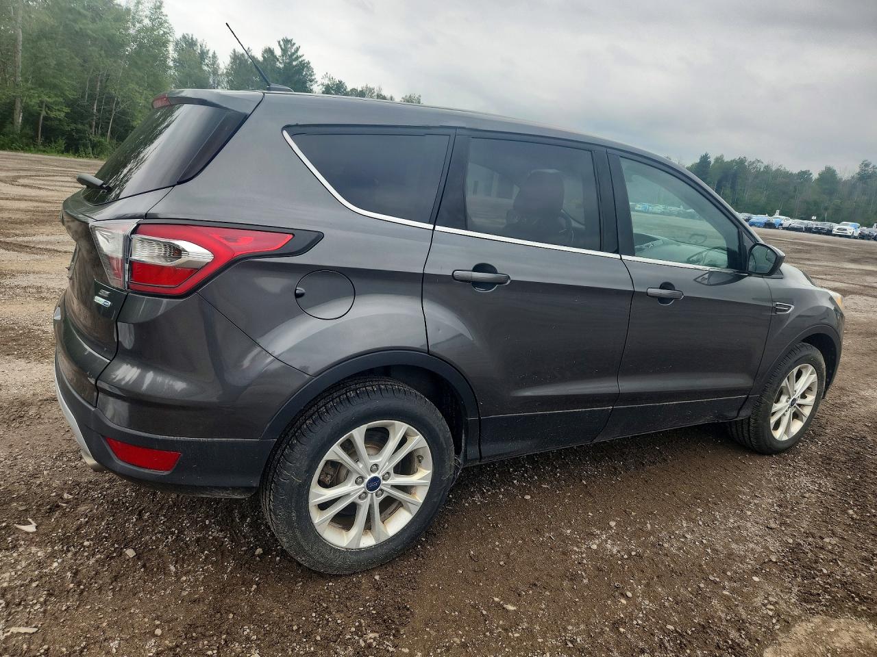 2017 Ford Escape Se Gray vin: 1FMCU9GD8HUA00570