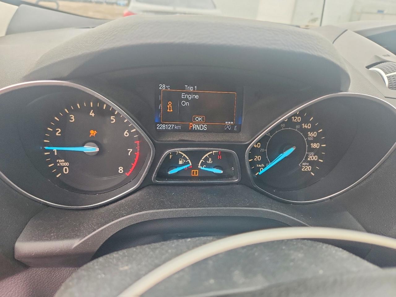 2017 Ford Escape Se Gray vin: 1FMCU9GD8HUA00570