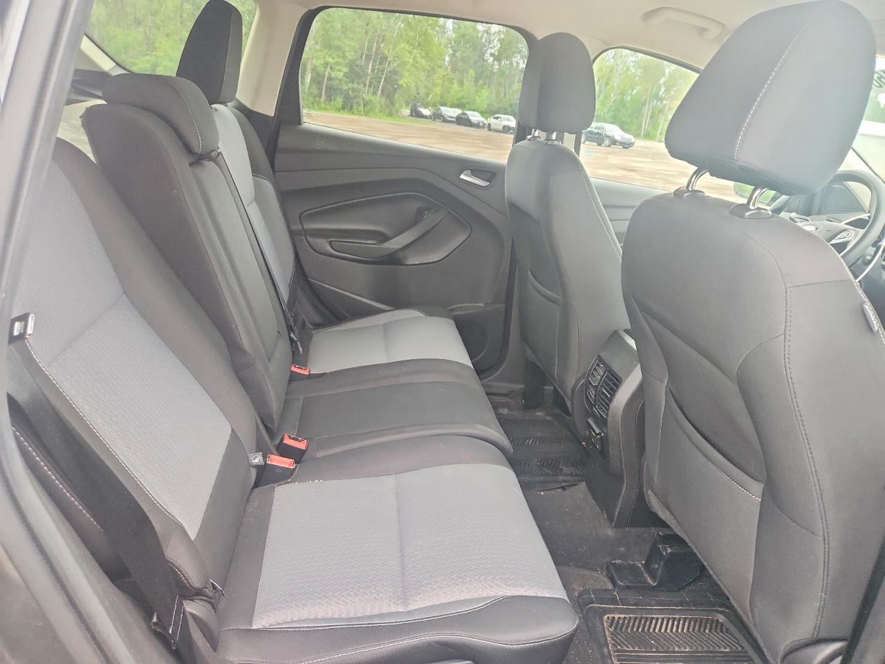 2017 Ford Escape Se Gray vin: 1FMCU9GD8HUA00570