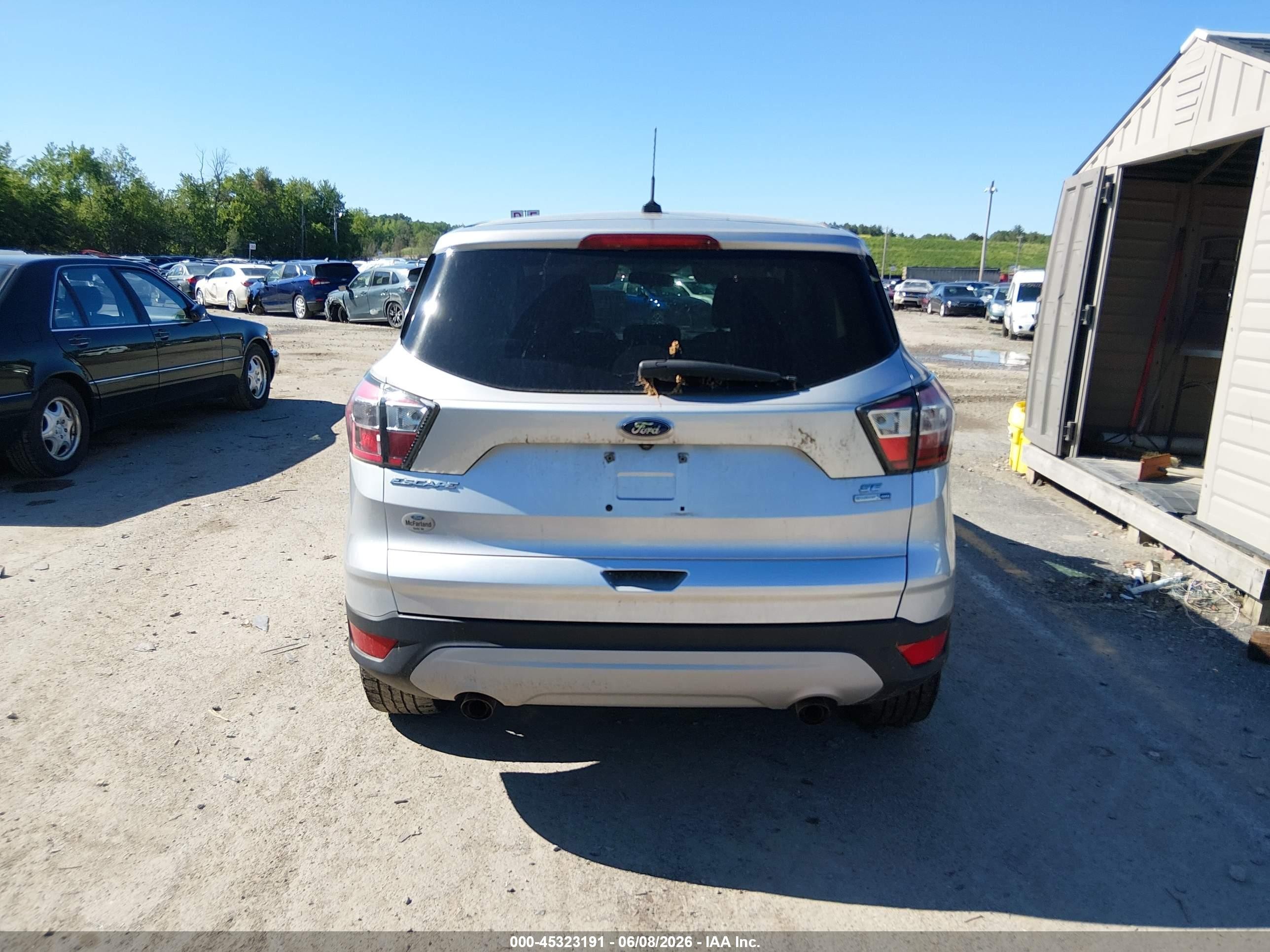 2017 Ford Escape Se Silver vin: 1FMCU9GD8HUA07759