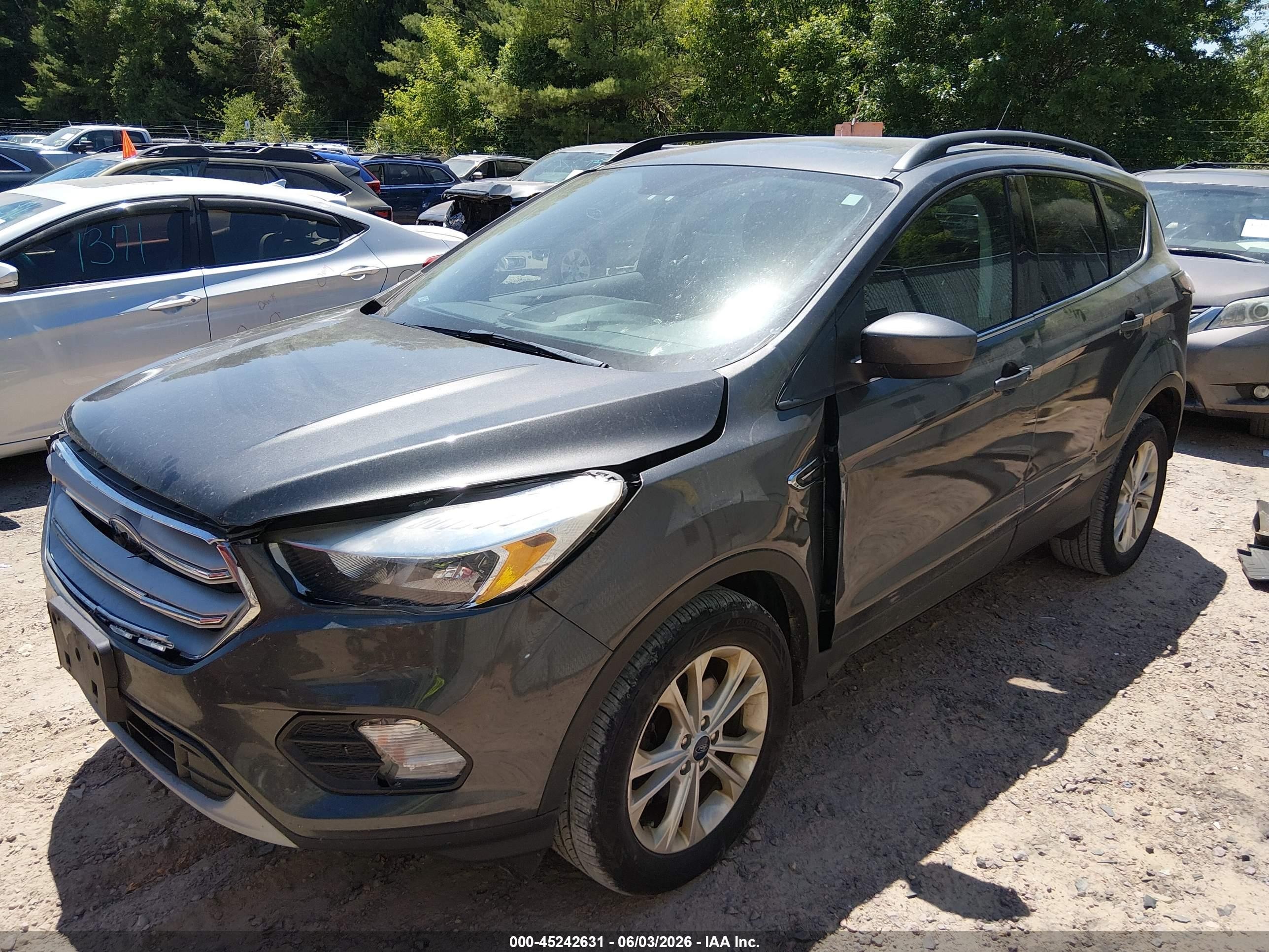 2018 Ford Escape Se Gray vin: 1FMCU9GD8JUB99173