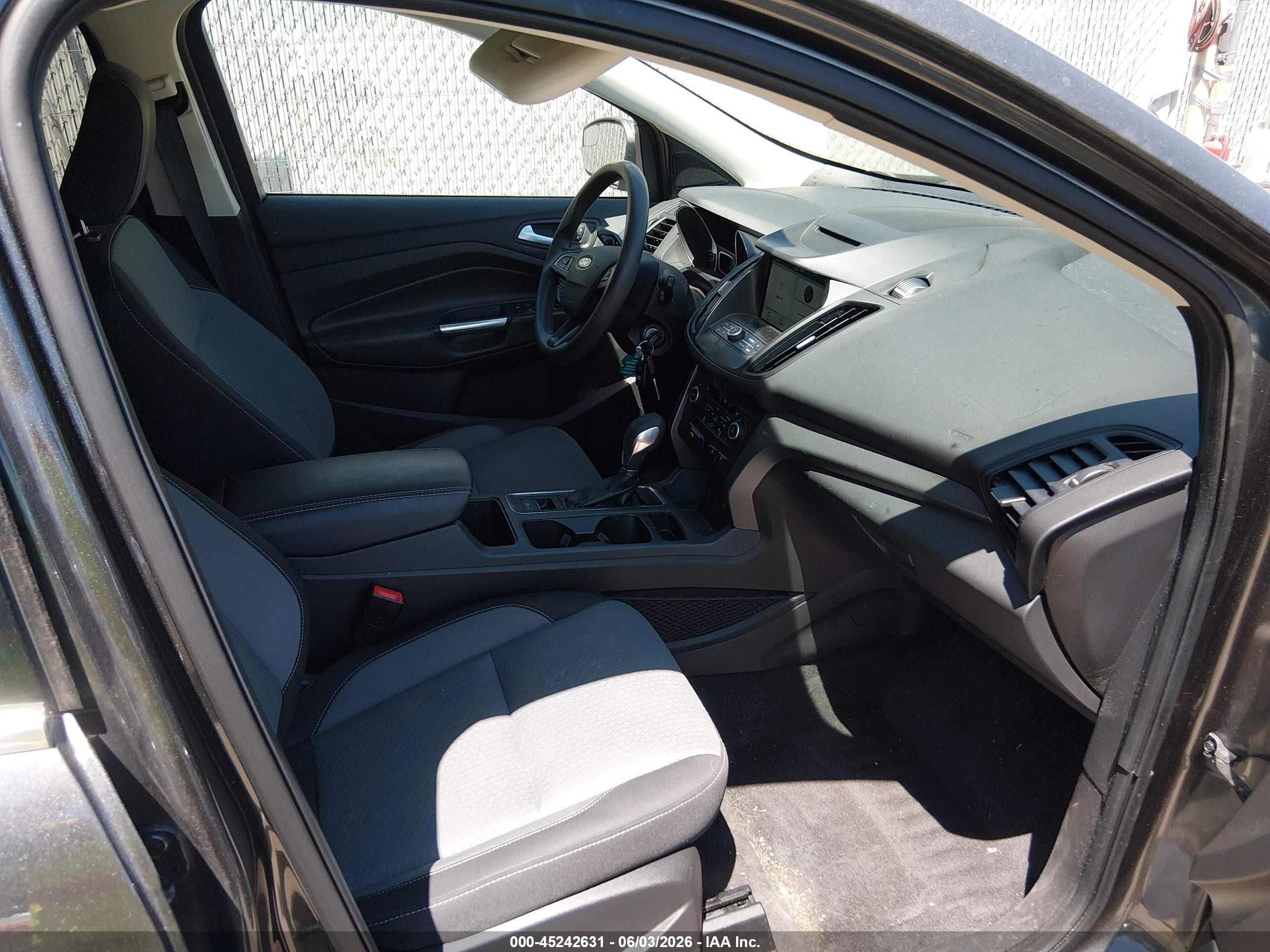 2018 Ford Escape Se Gray vin: 1FMCU9GD8JUB99173