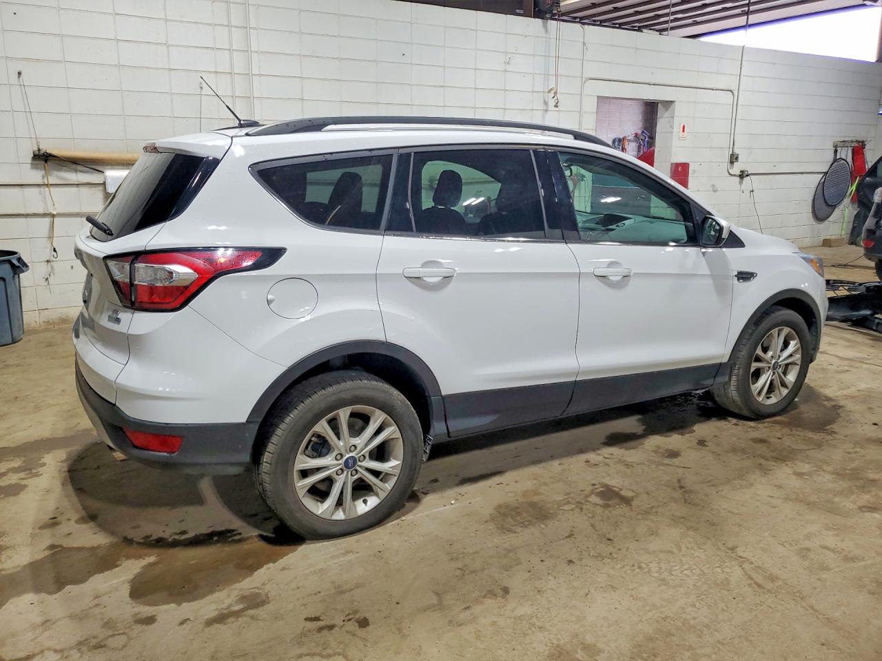 2018 Ford Escape Se White vin: 1FMCU9GD8JUC20507