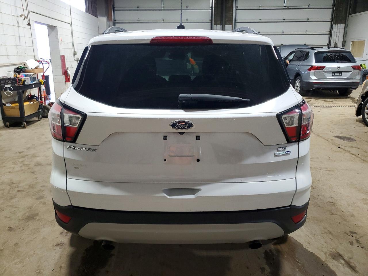 2018 Ford Escape Se White vin: 1FMCU9GD8JUC20507