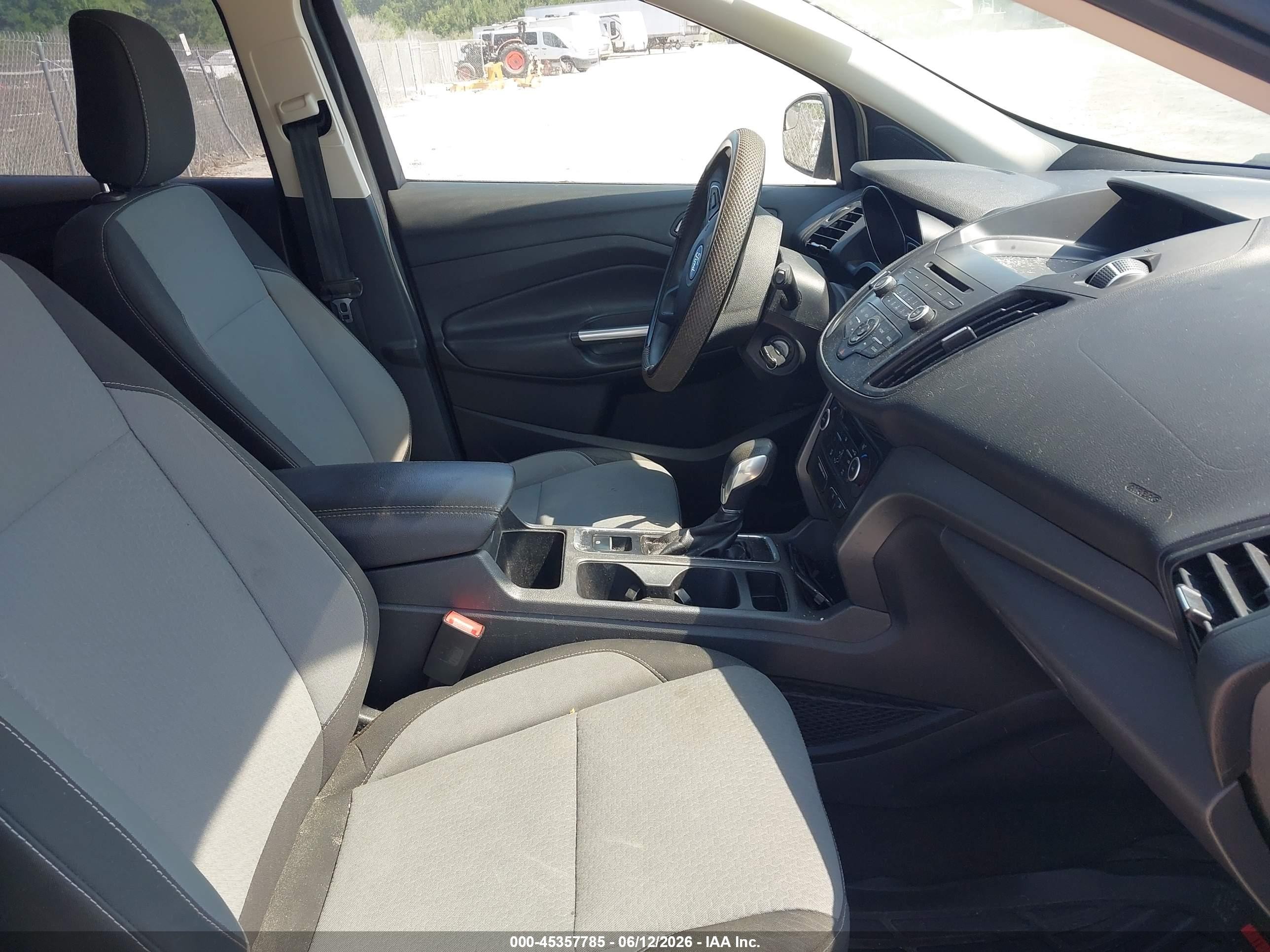 2018 Ford Escape Se Gray vin: 1FMCU9GD8JUC90170