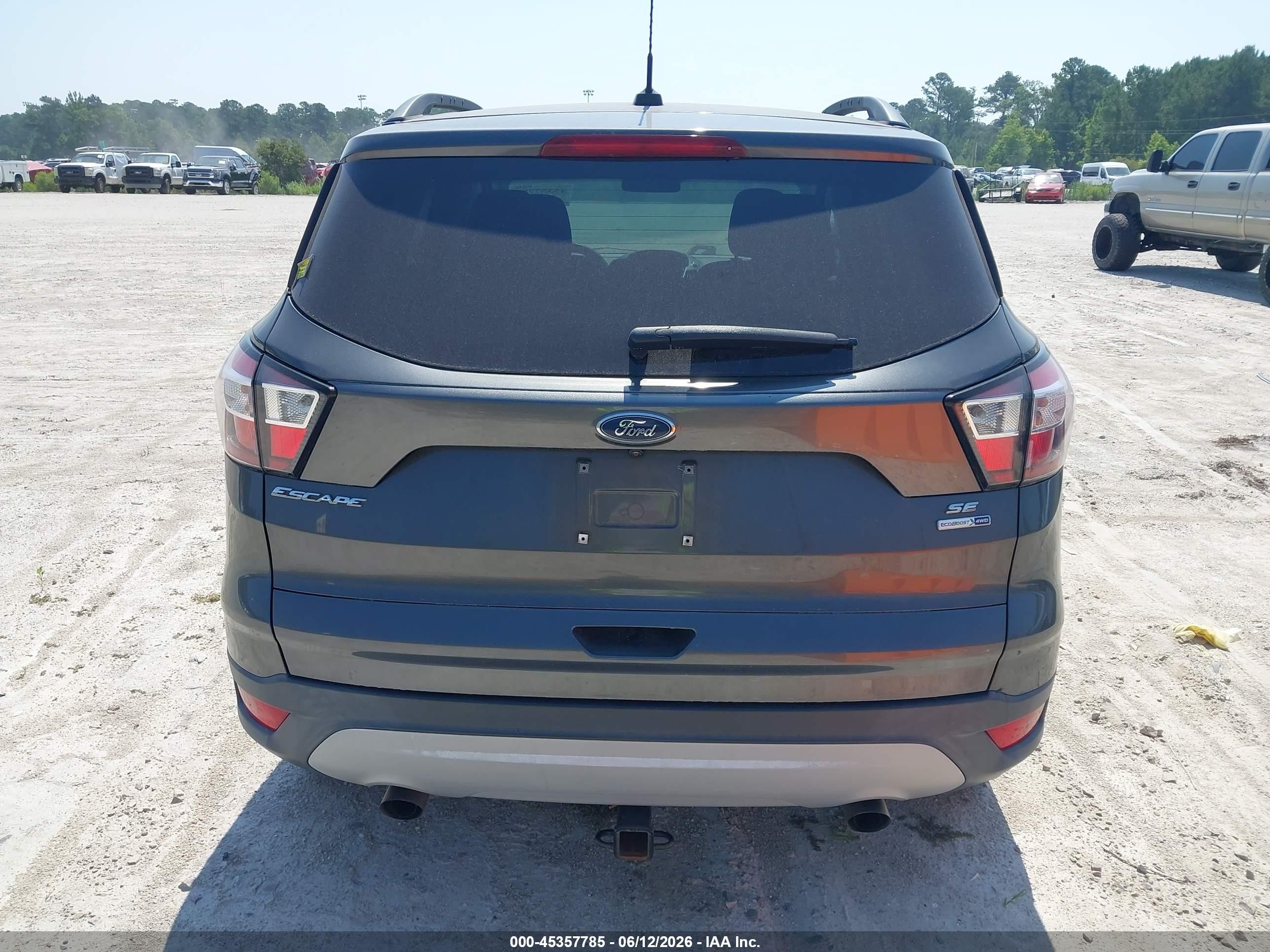 2018 Ford Escape Se Gray vin: 1FMCU9GD8JUC90170